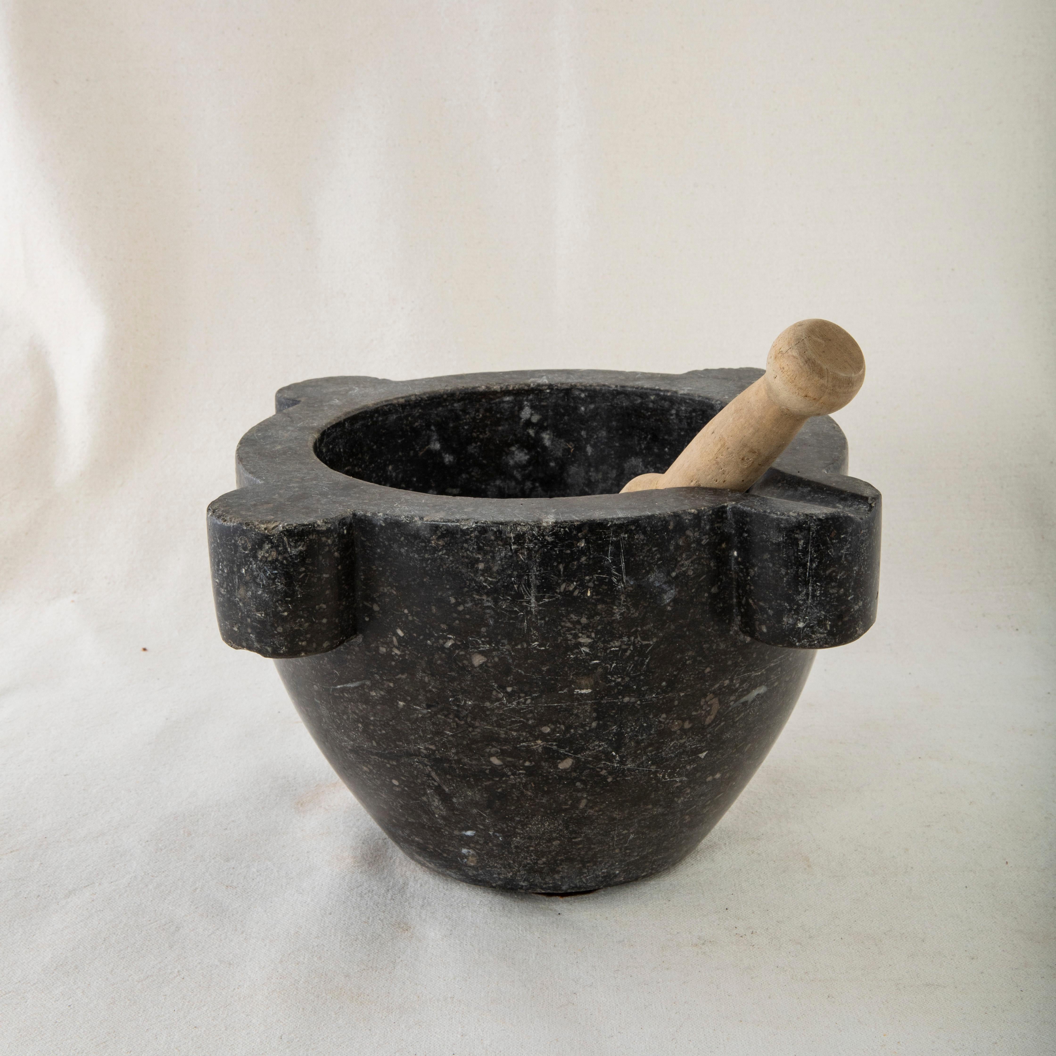 Large Late 19th Century French Black Marble Mortar and Beechwood Pestle For Sale 1