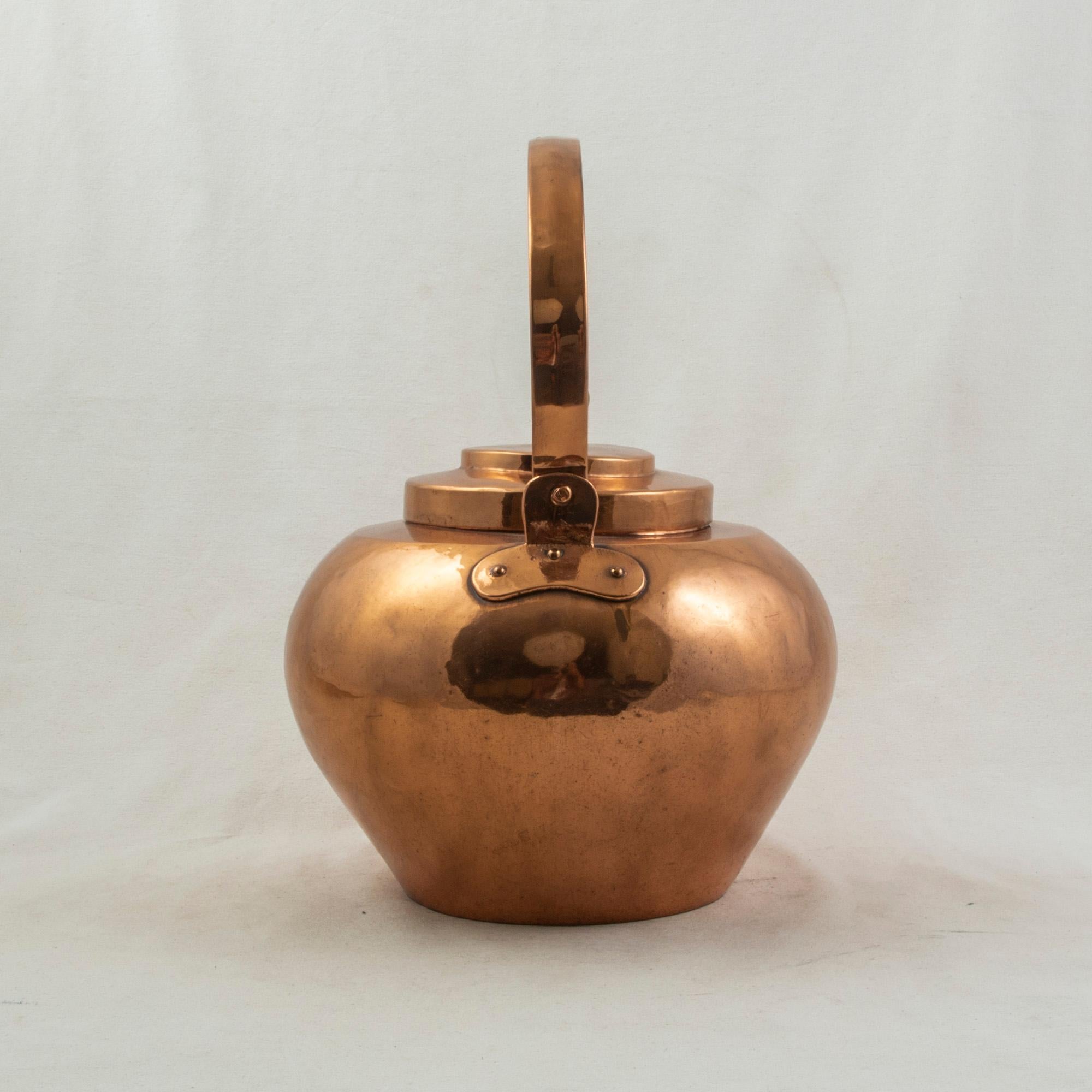 Brass Large Late 19th Century French Copper Tea Kettle with Lid, Circa 1900