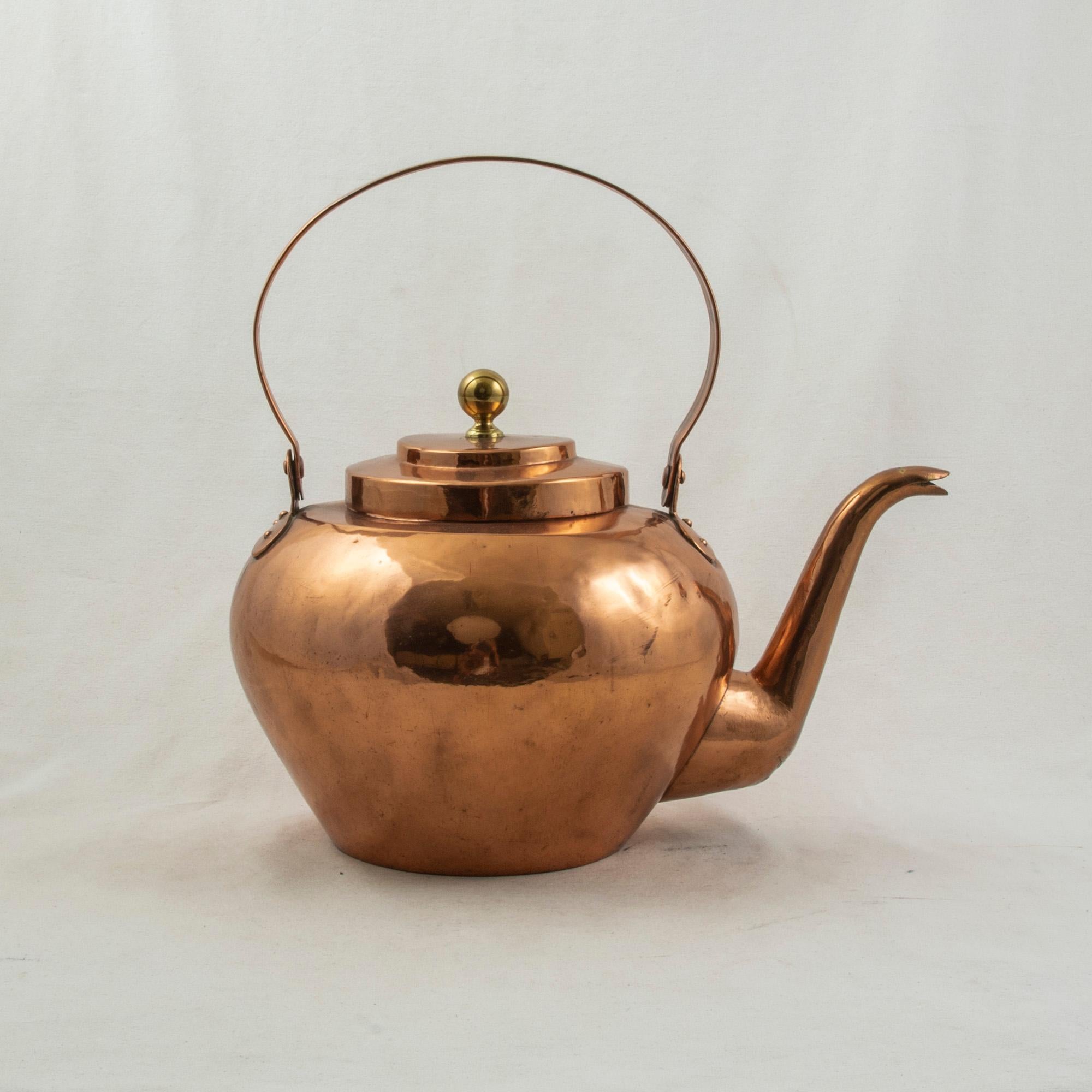 Large Late 19th Century French Copper Tea Kettle with Lid, Circa 1900 1