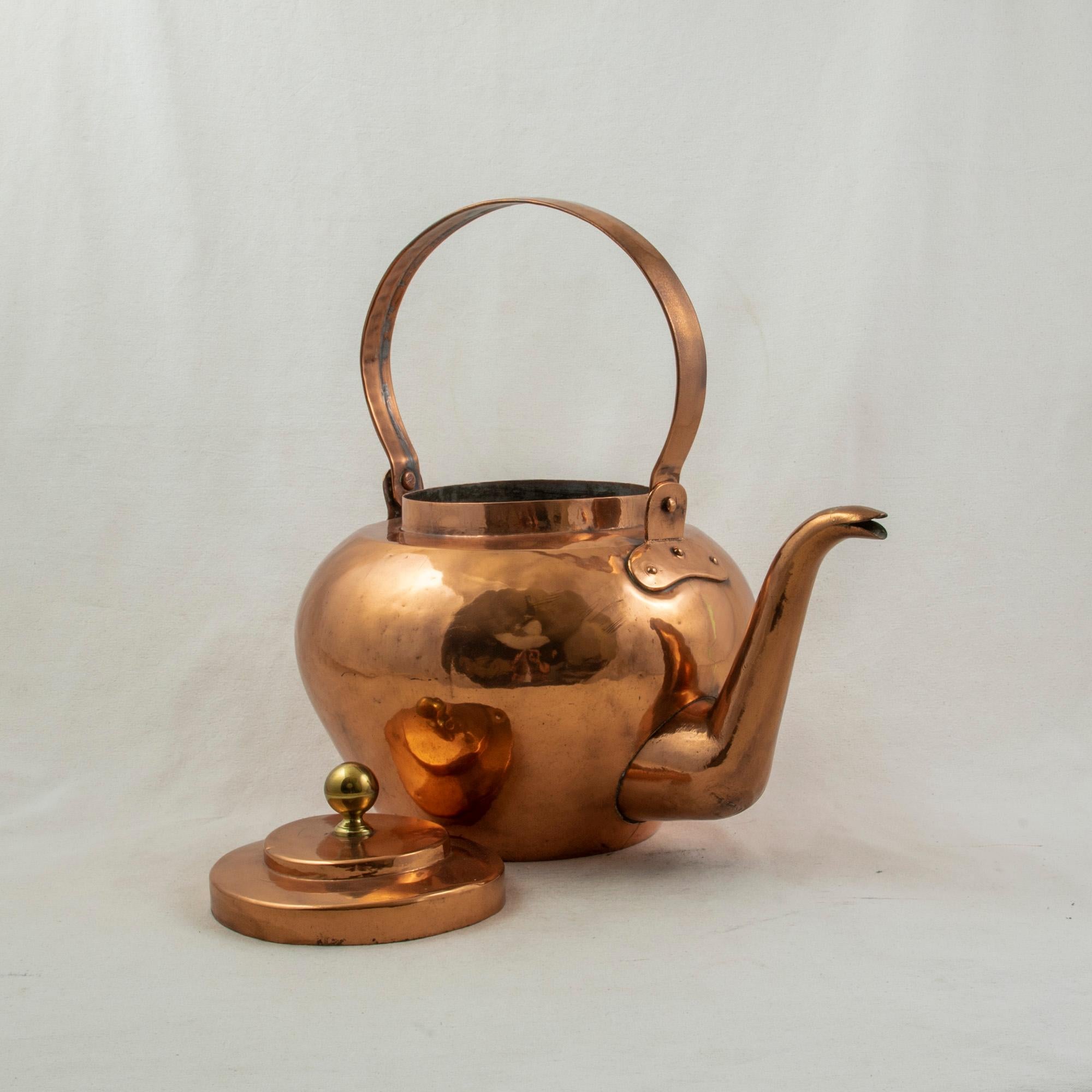 Large Late 19th Century French Copper Tea Kettle with Lid, Circa 1900 2