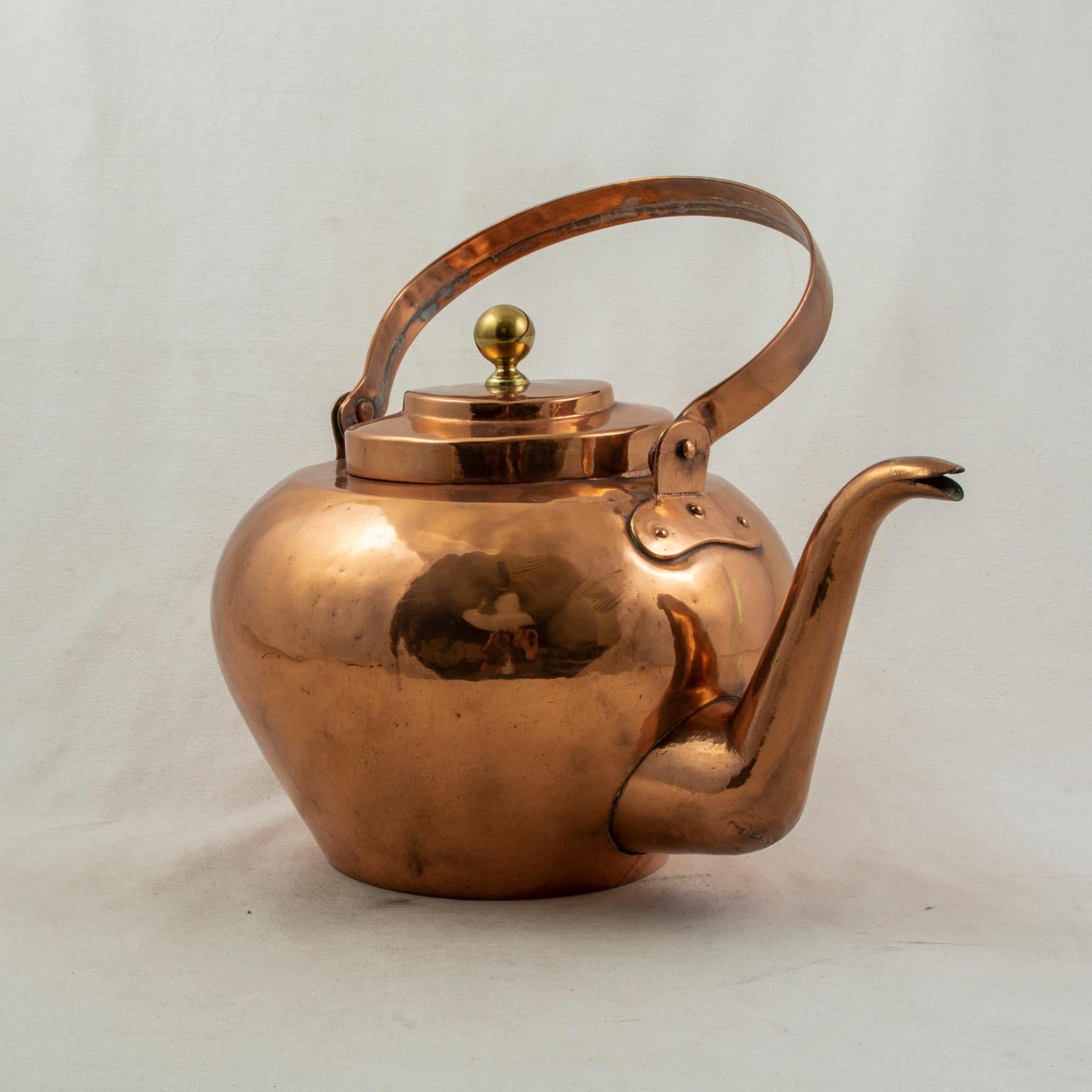 Large Late 19th Century French Copper Tea Kettle with Lid, Circa 1900 4