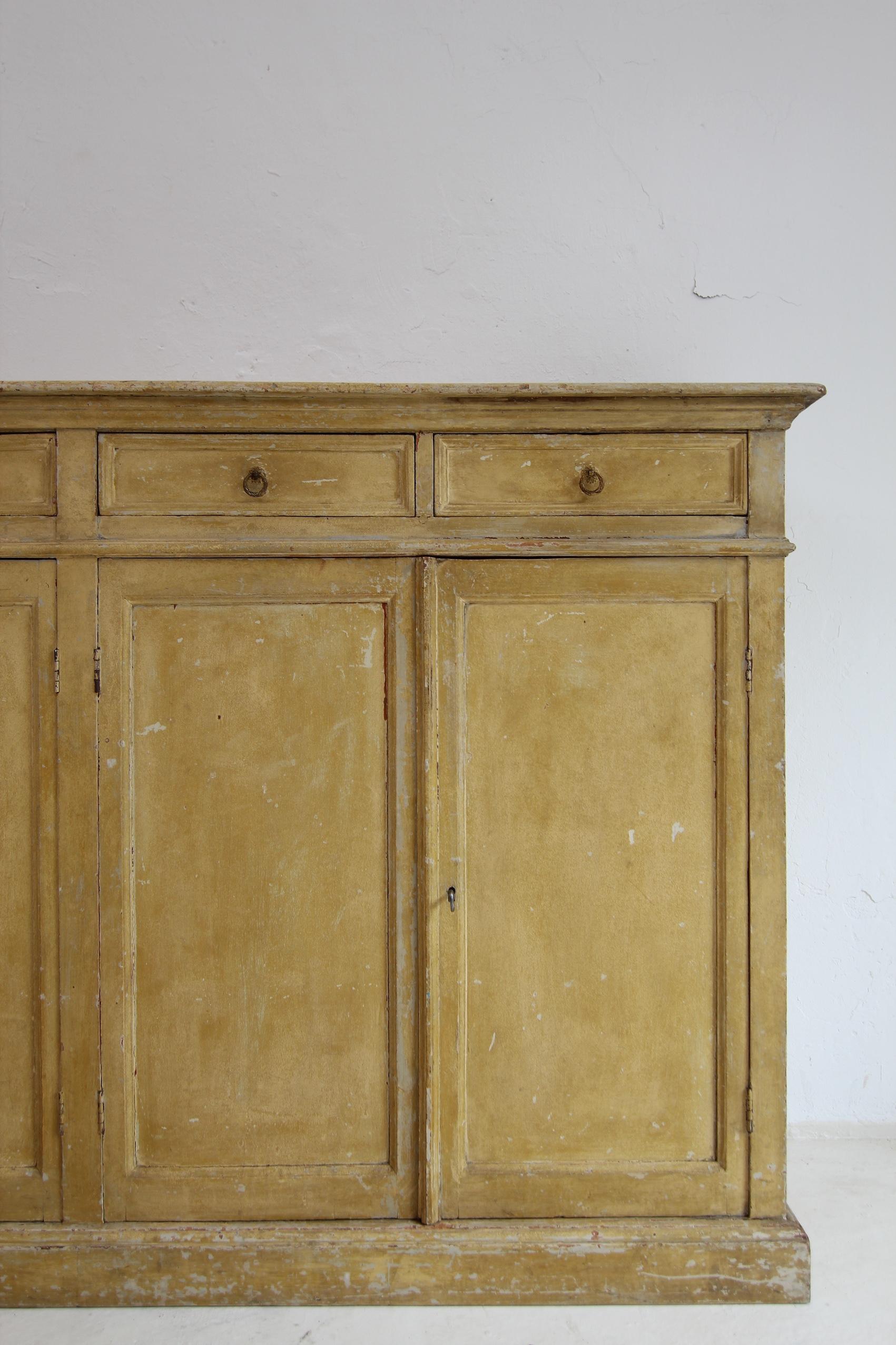 Grand buffet français de la fin du 19e siècle avec peinture d'origine en vente 3