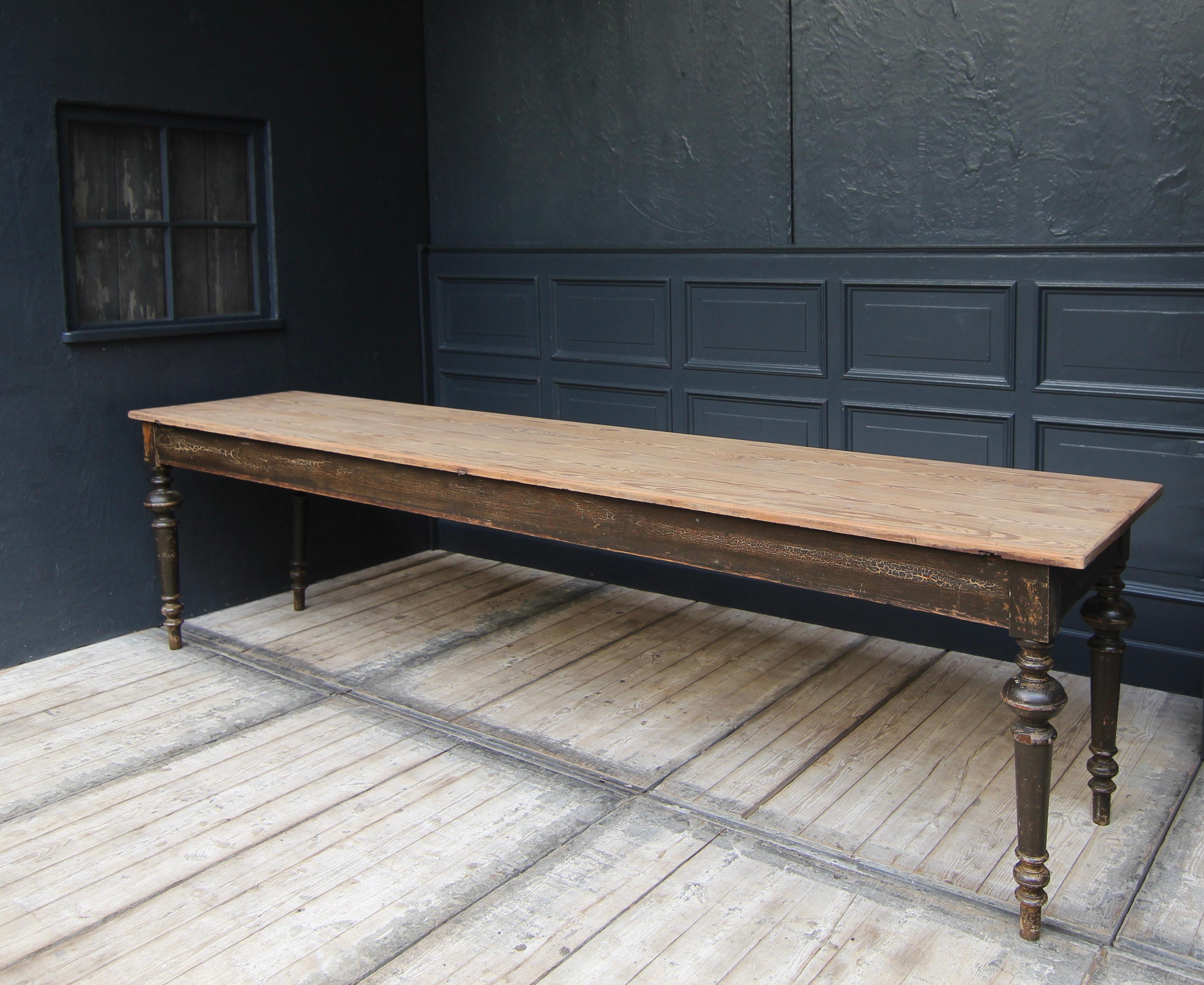 Large Late 19th Century German Gründerzeit Table with Turned Legs 12
