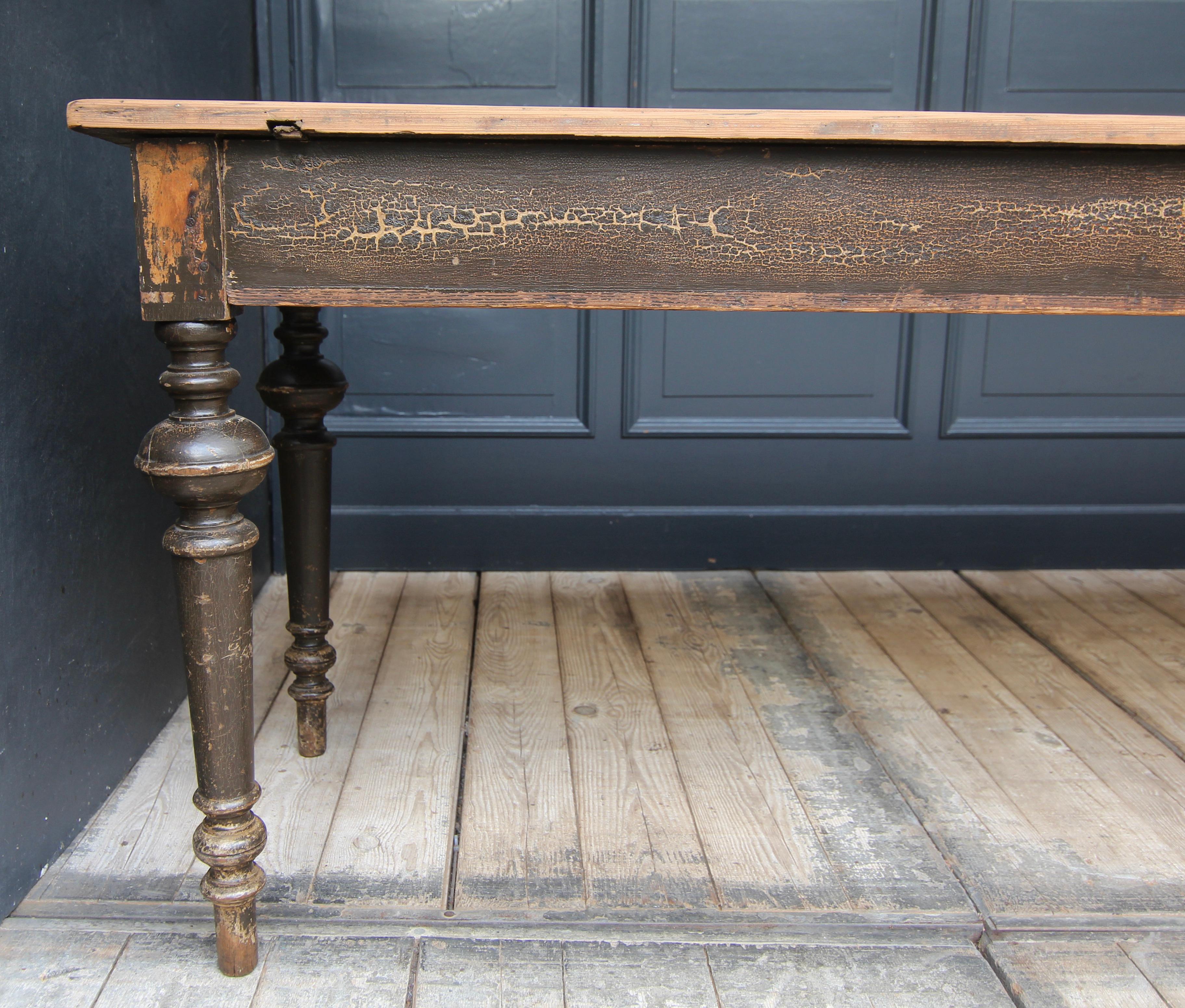 Large Late 19th Century German Gründerzeit Table with Turned Legs 14