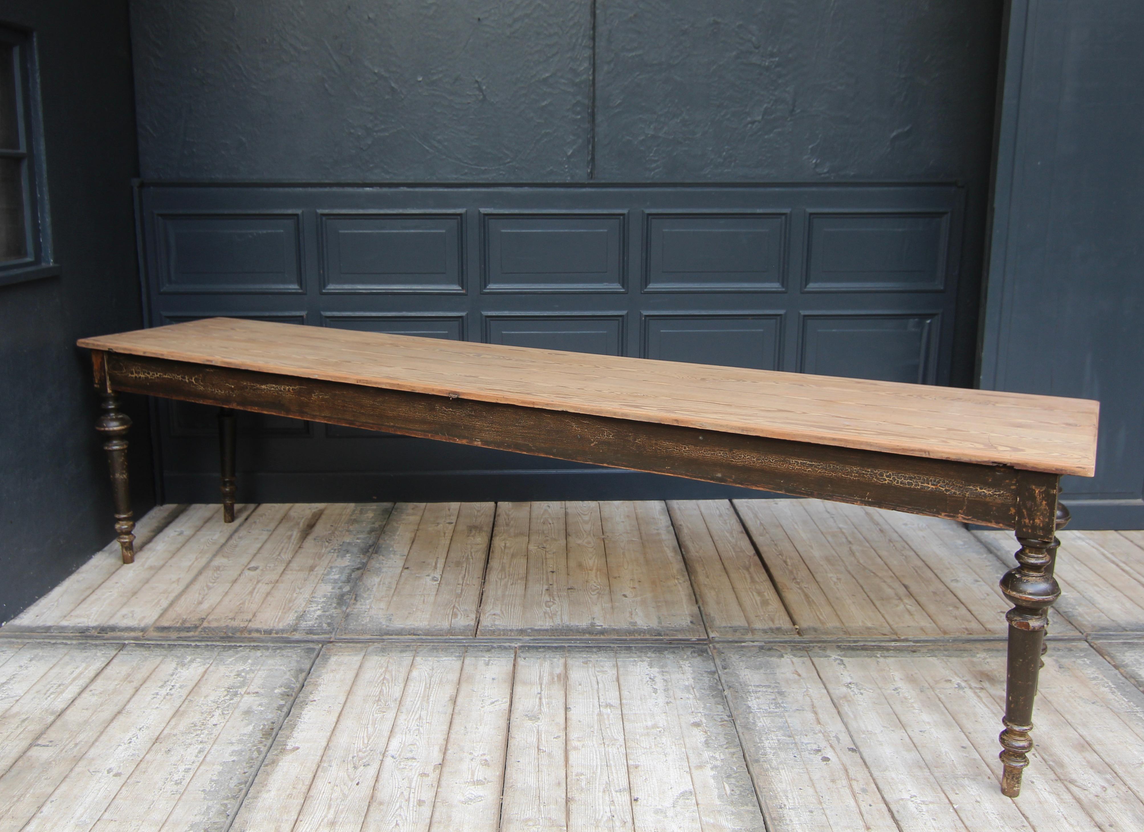 Large Late 19th Century German Gründerzeit Table with Turned Legs 15