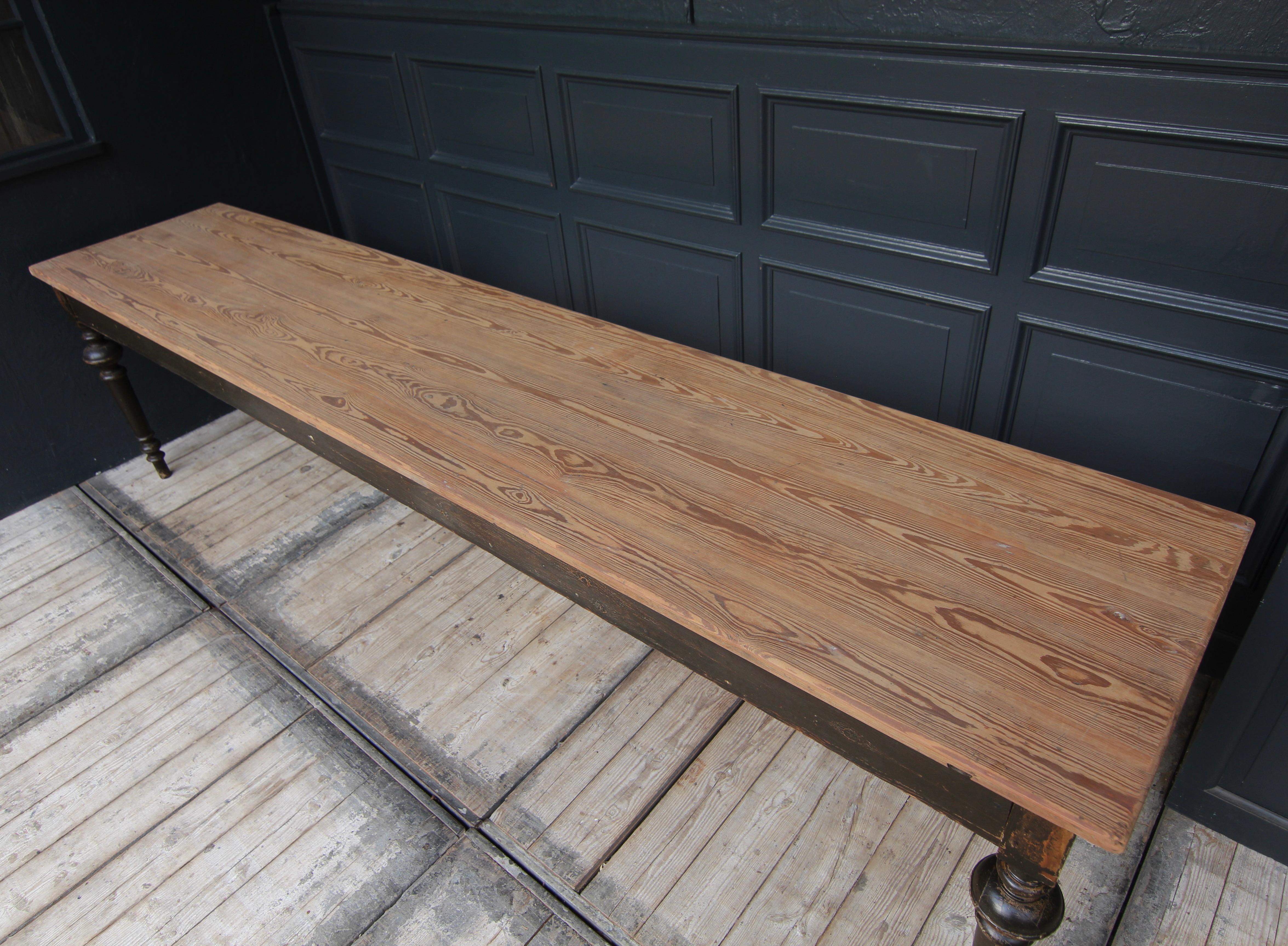 Large Late 19th Century German Gründerzeit Table with Turned Legs 4
