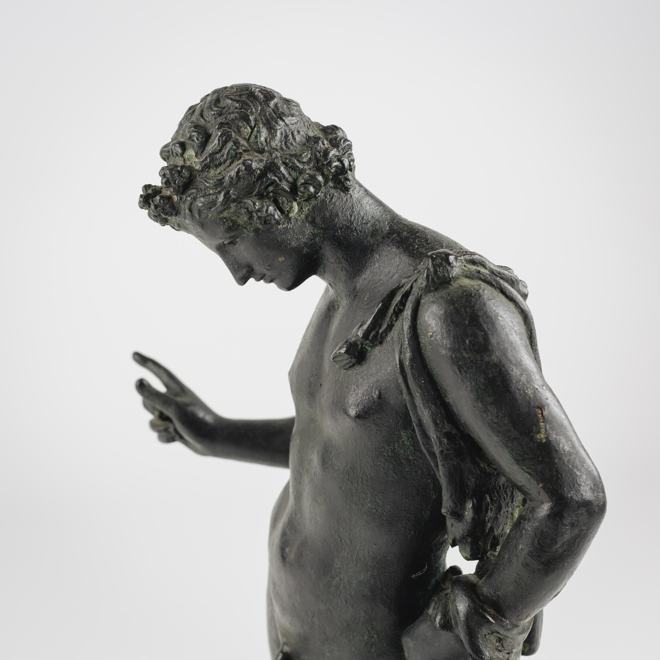 Bronzo Grande bronzo Grand Tour di Narciso della fine del XIX secolo in vendita