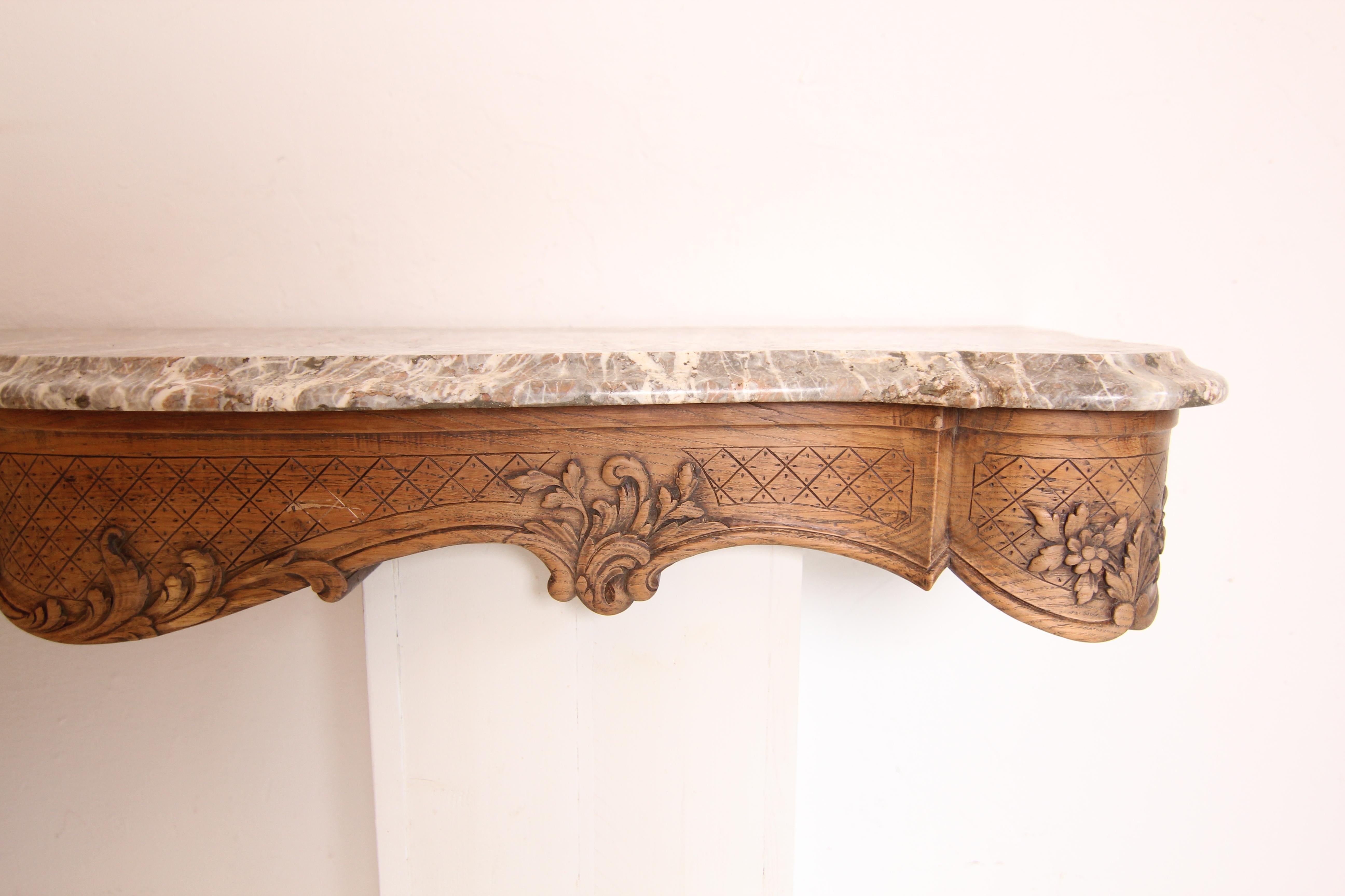 Grande console a muro in legno di Oak e marmo intagliato della fine del XIX secolo in vendita 7