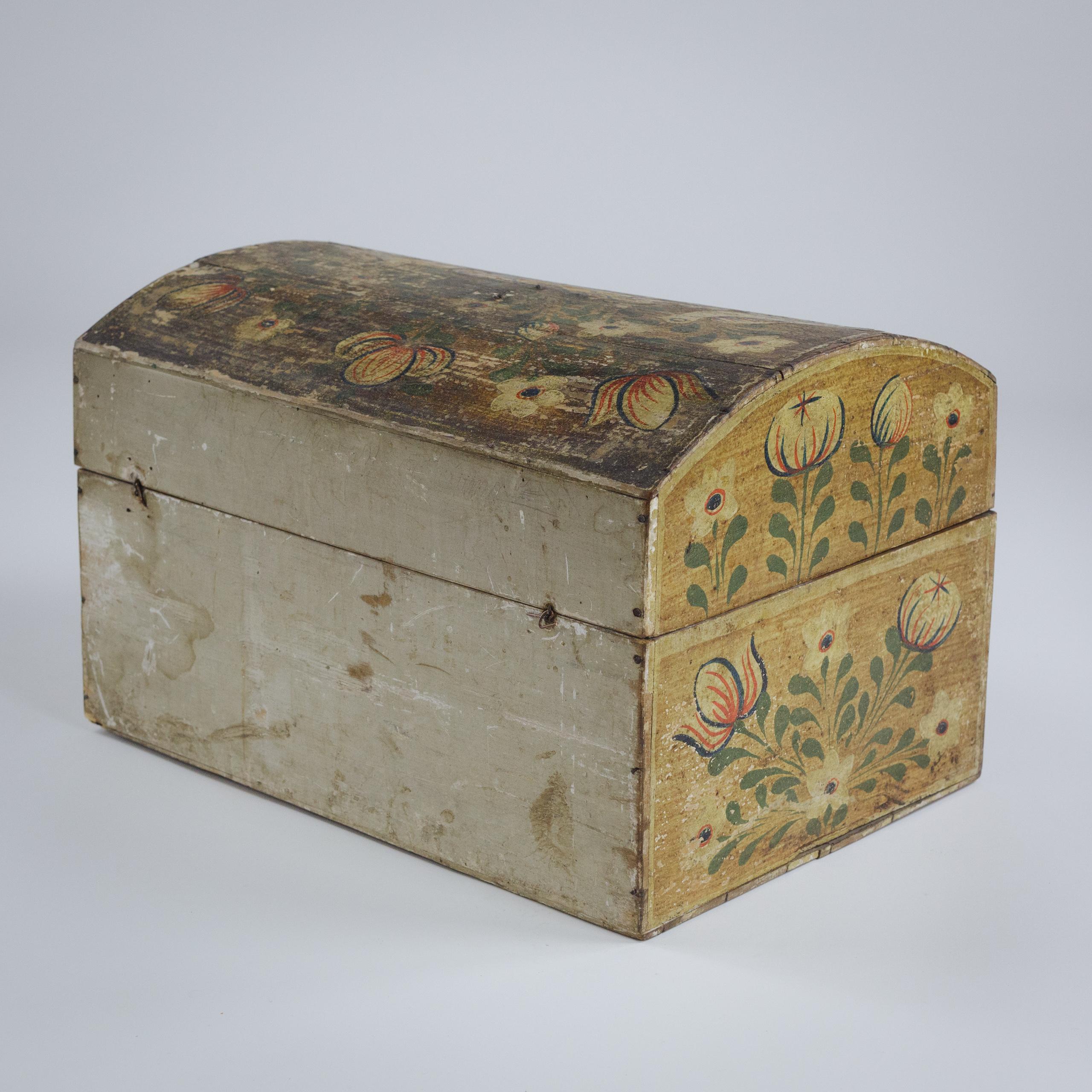 Large Late 19th Century Normandy Marriage Chest For Sale 4