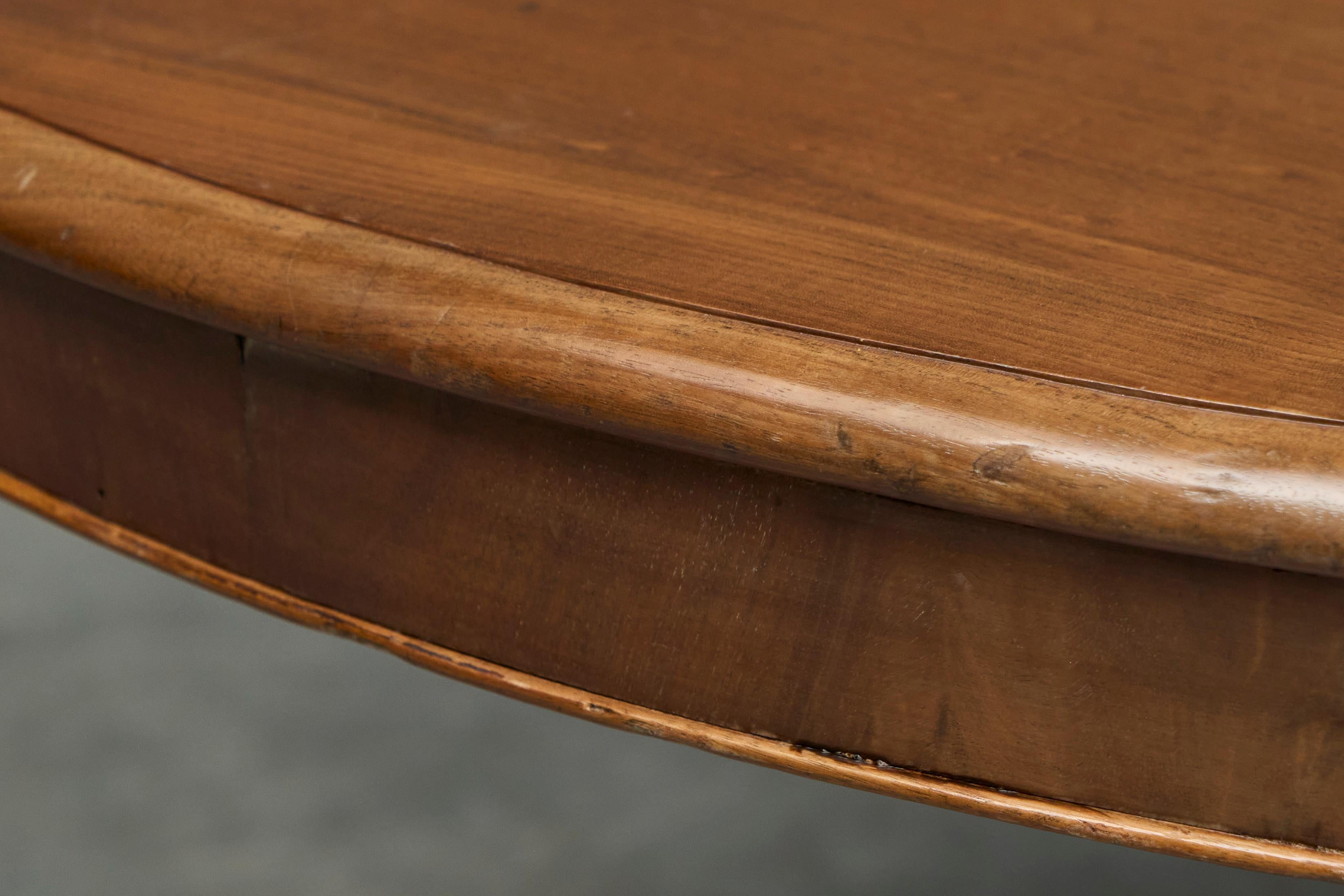 Grand guéridon de la fin du XIXe siècle en bois et laiton patiné en vente 4