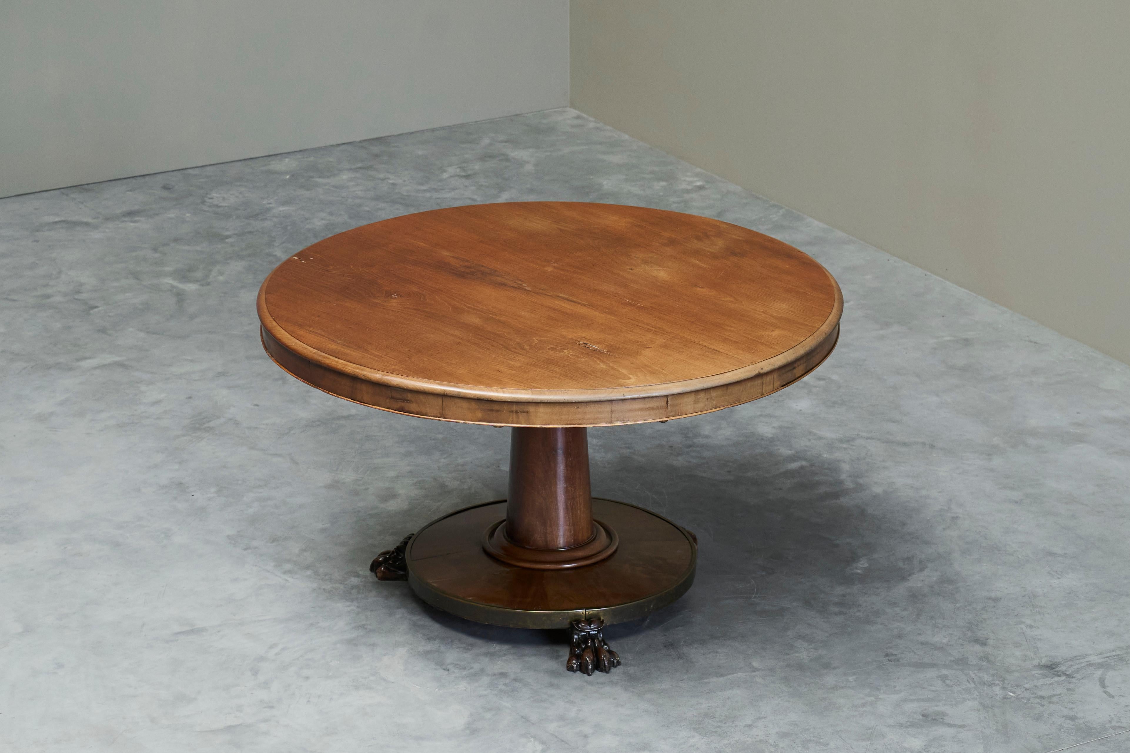 Grand guéridon de la fin du XIXe siècle en bois et laiton patiné en vente 6