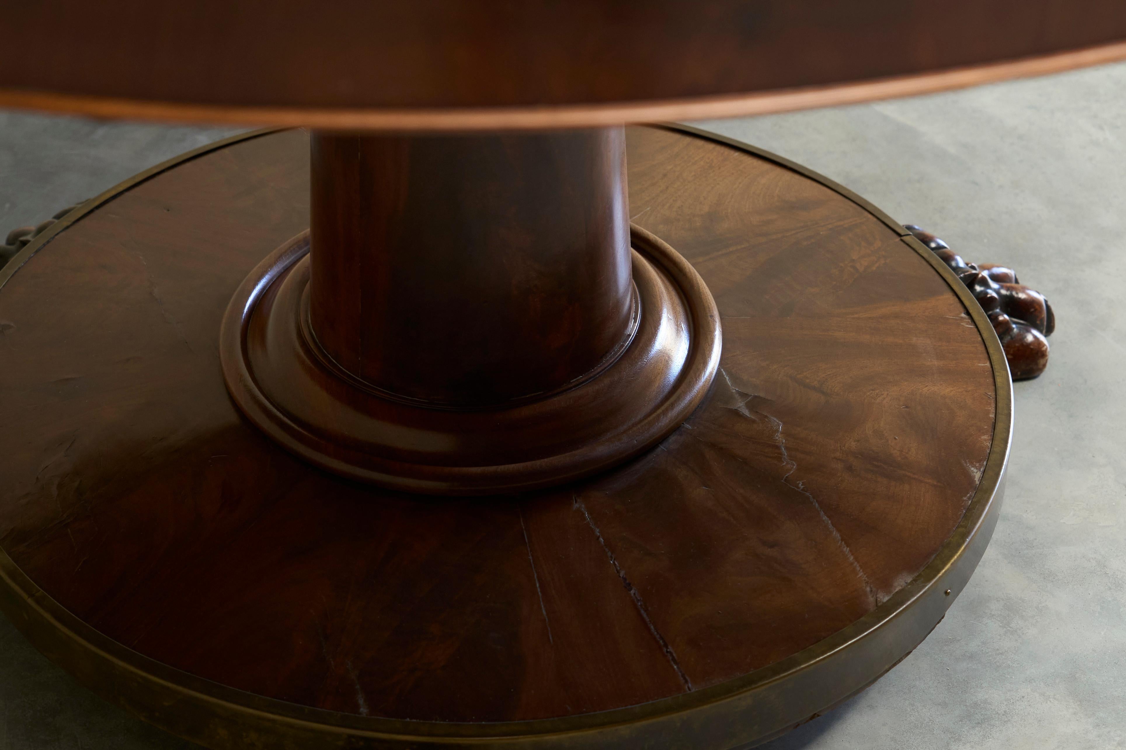 Grand guéridon de la fin du XIXe siècle en bois et laiton patiné en vente 10