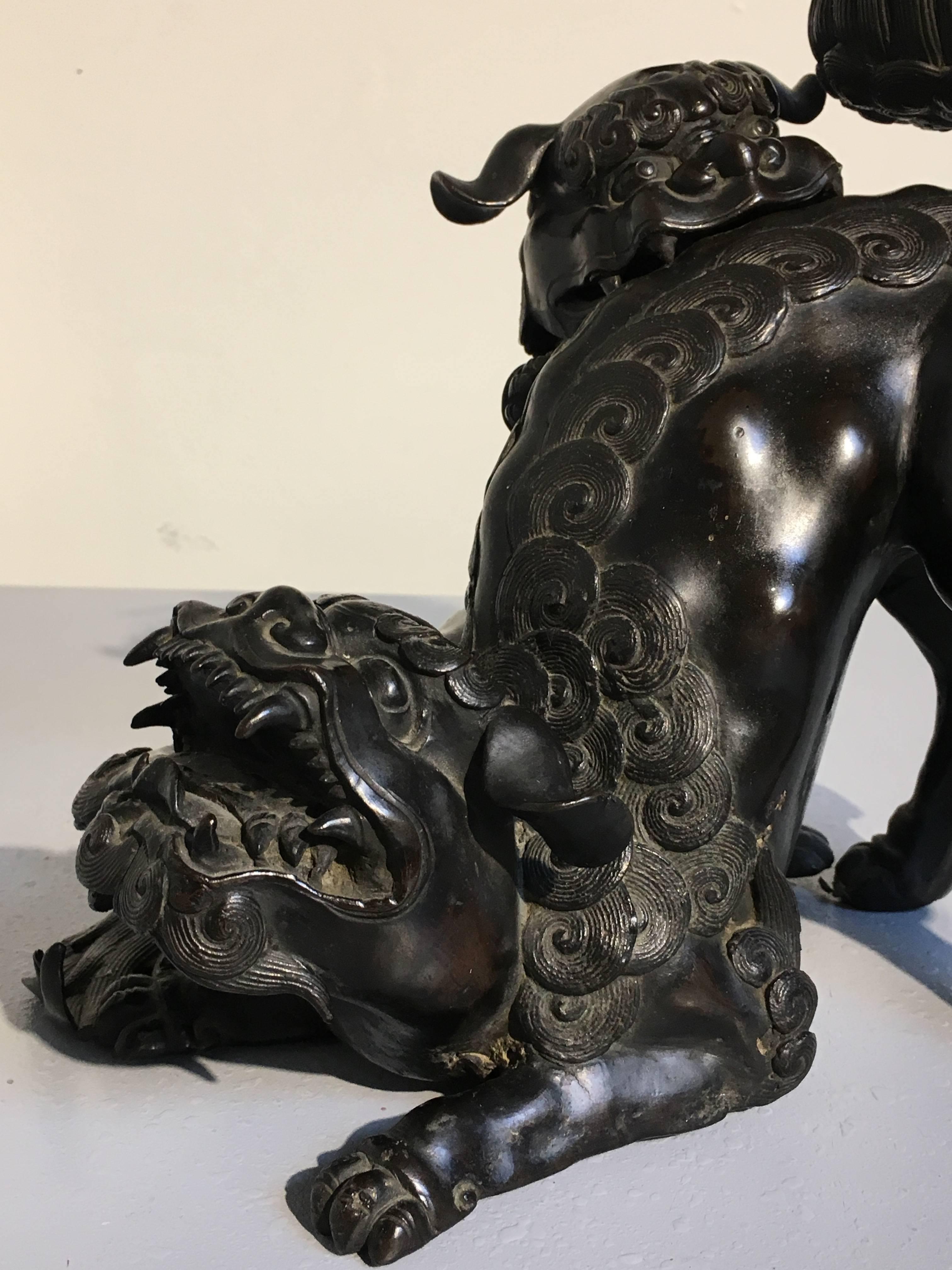 Large Late Qing Dynasty Chinese Cast Bronze Buddhistic Foo Lion Censer For Sale 2