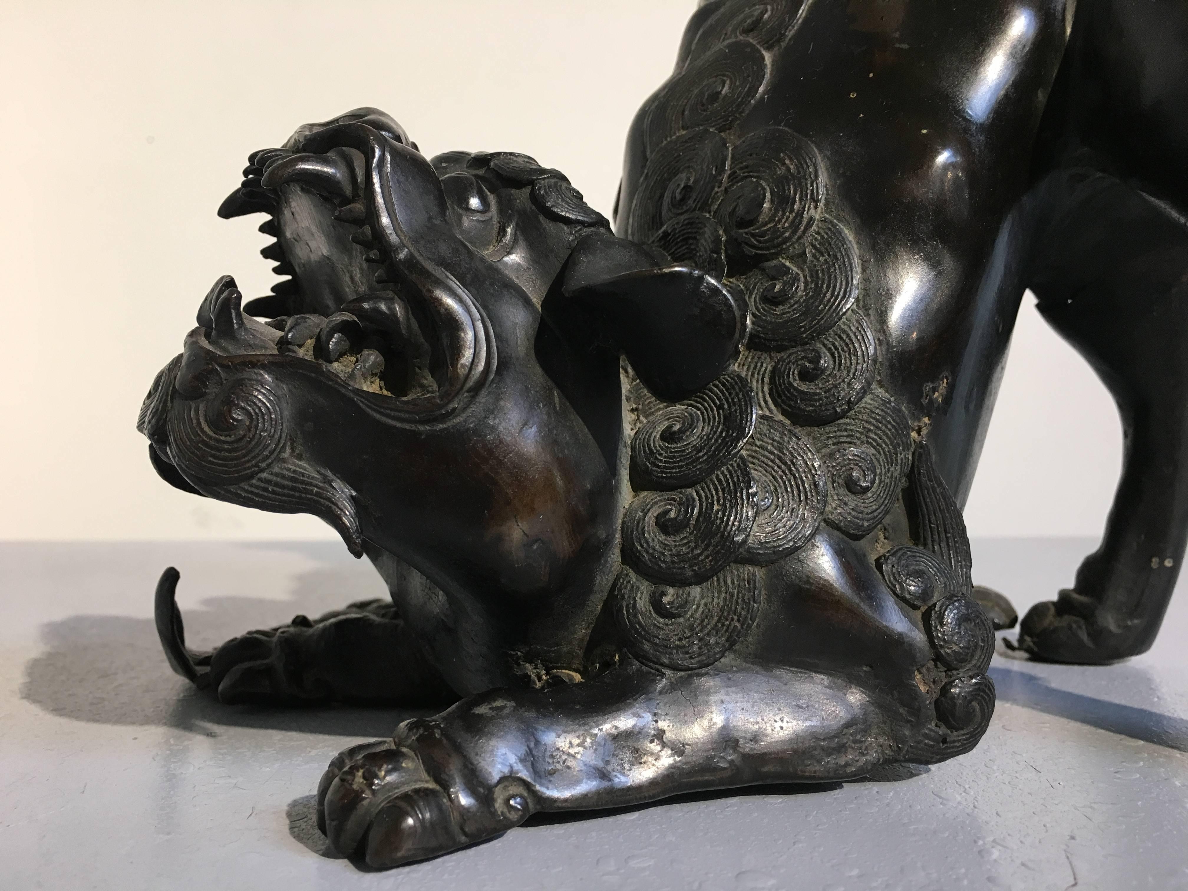 Large Late Qing Dynasty Chinese Cast Bronze Buddhistic Foo Lion Censer For Sale 3