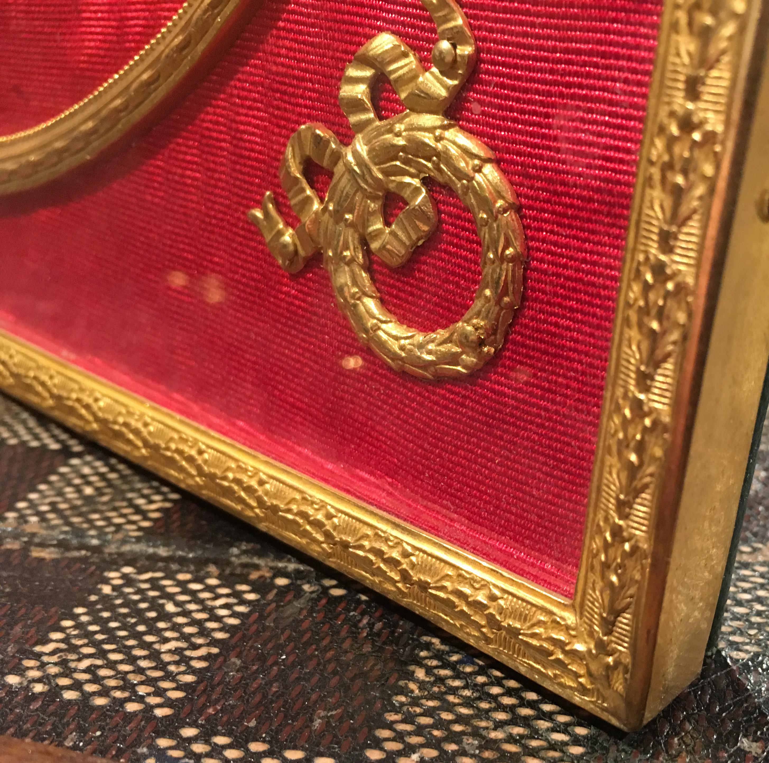 Large Late Victorian Gilt Bronze Photograph Frame For Sale 1