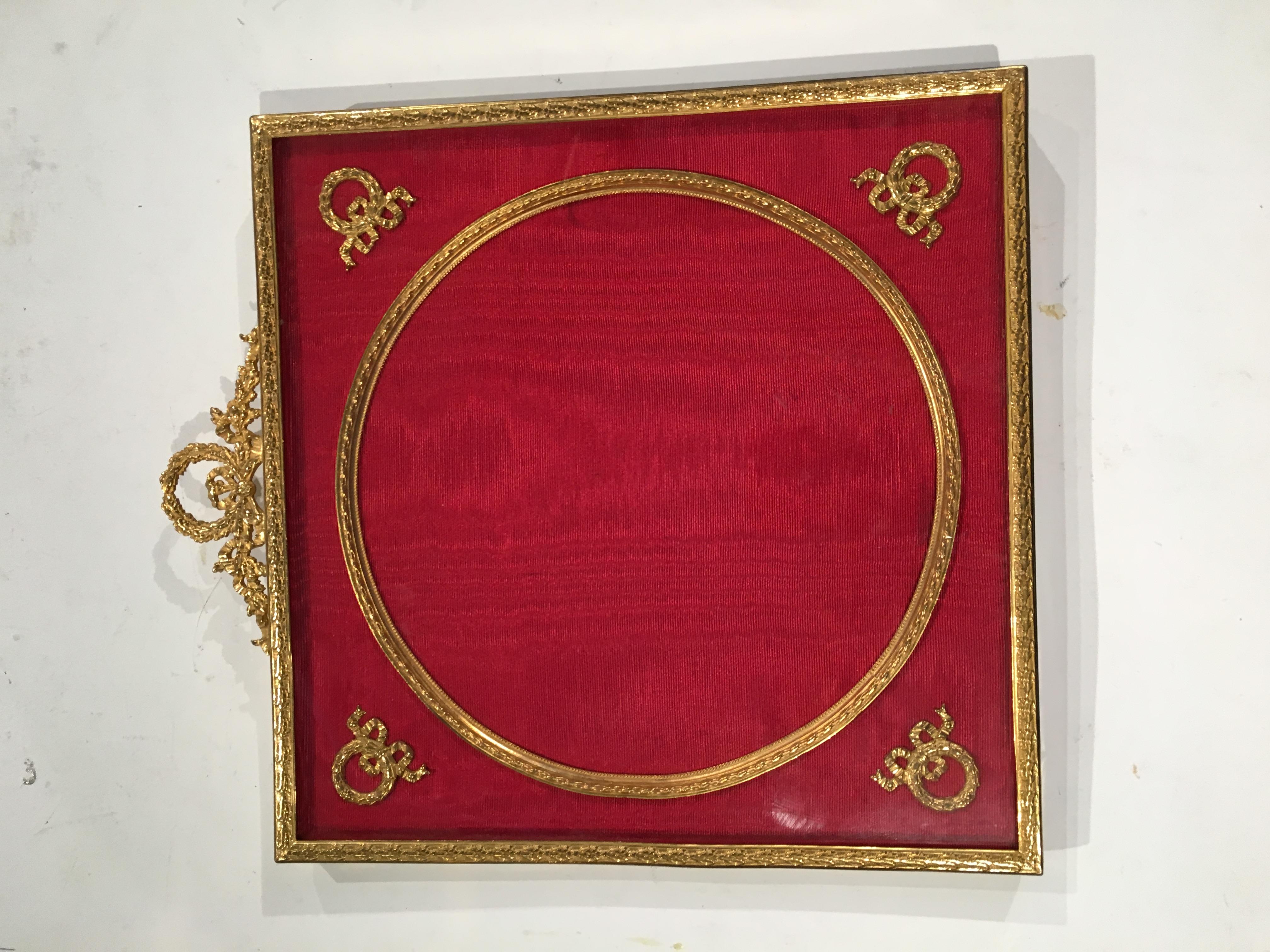 Large Late Victorian Gilt Bronze Photograph Frame For Sale 4