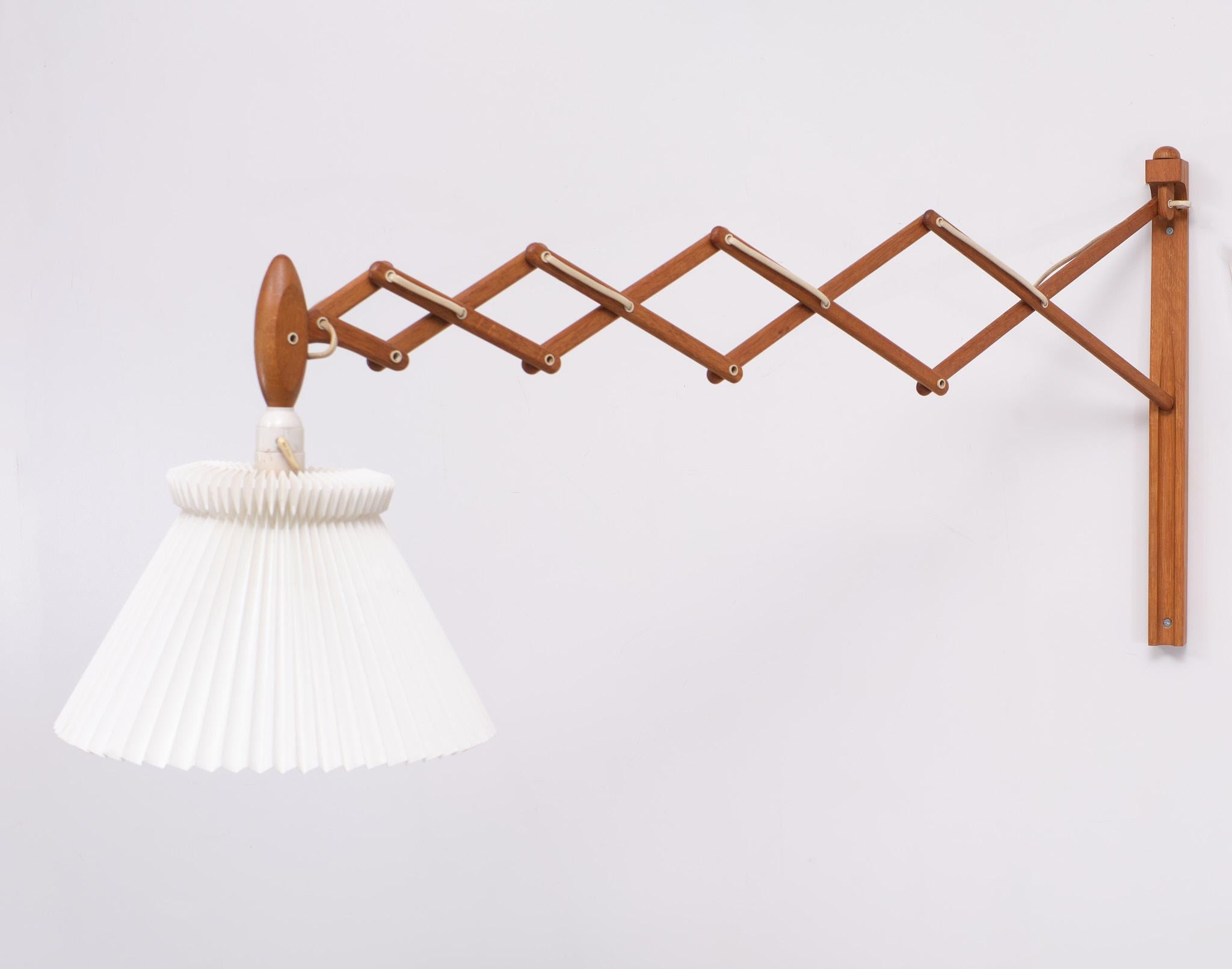 Mid-20th Century Large Le Klint Teak Scissor Wall Lamp 1950s Demark For Sale