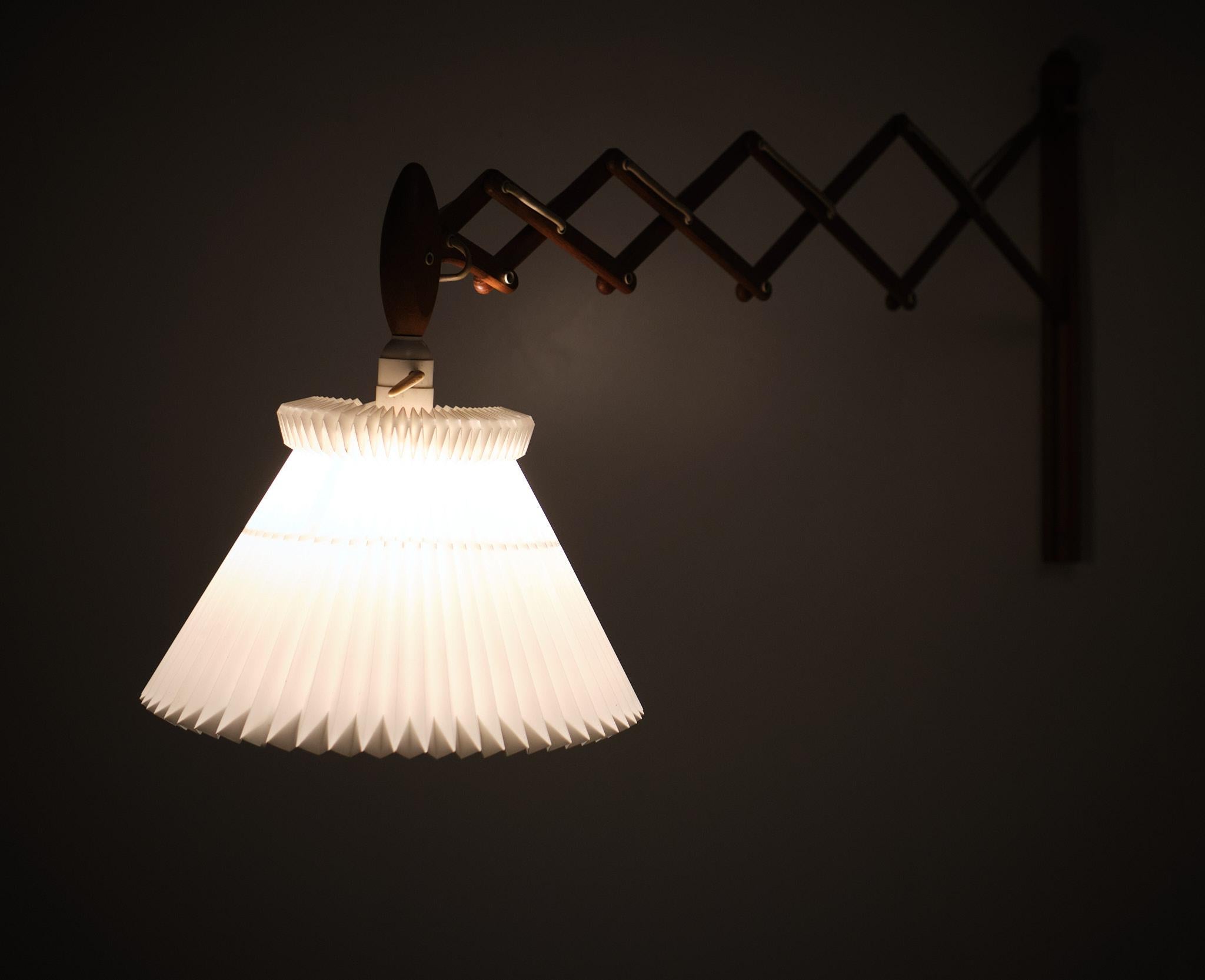 Large Le Klint Teak Scissor Wall Lamp 1950s Demark For Sale 2