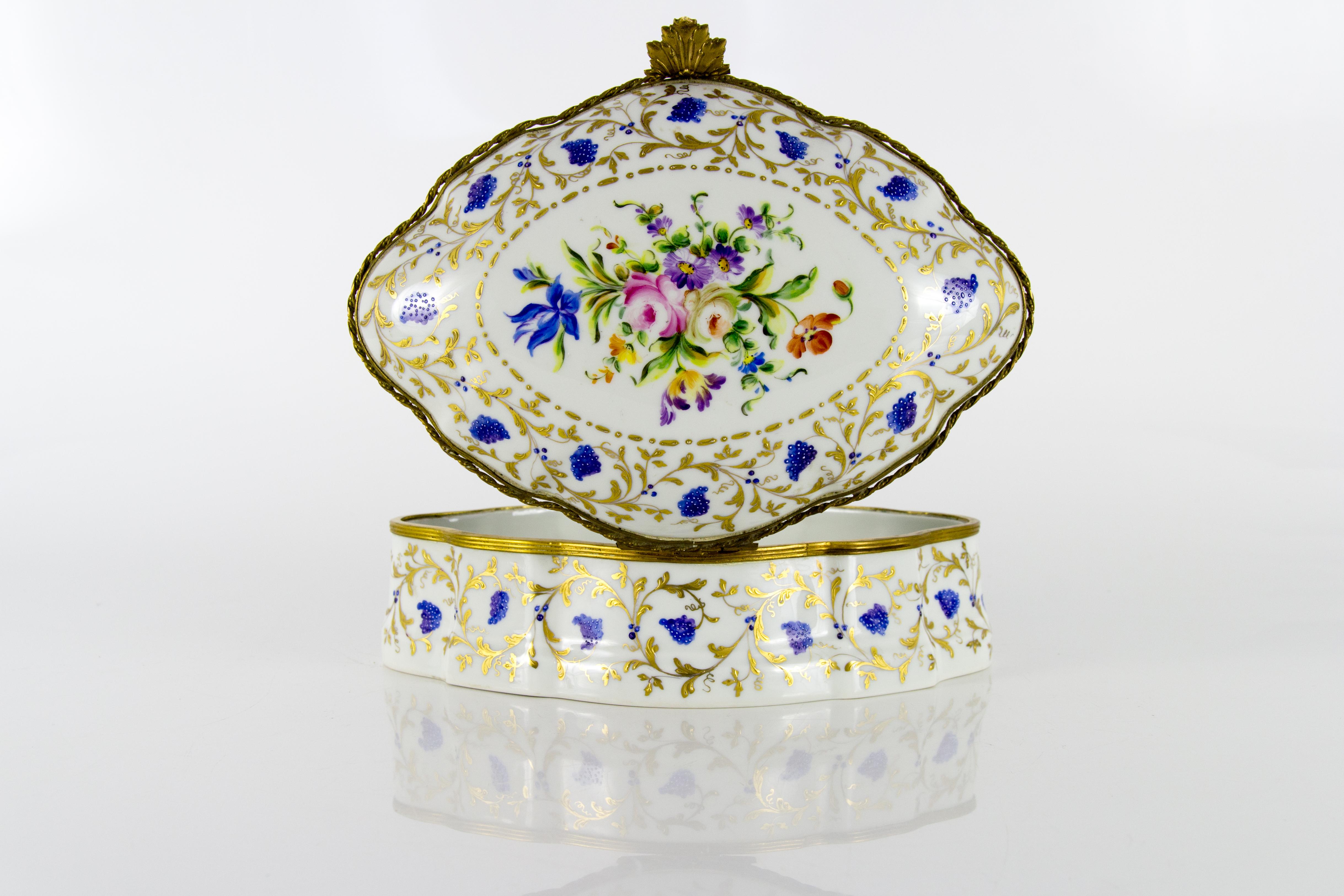Large Le Tallec Paris Porcelain Hand Painted Trinket or Jewelry Box, 1973 3