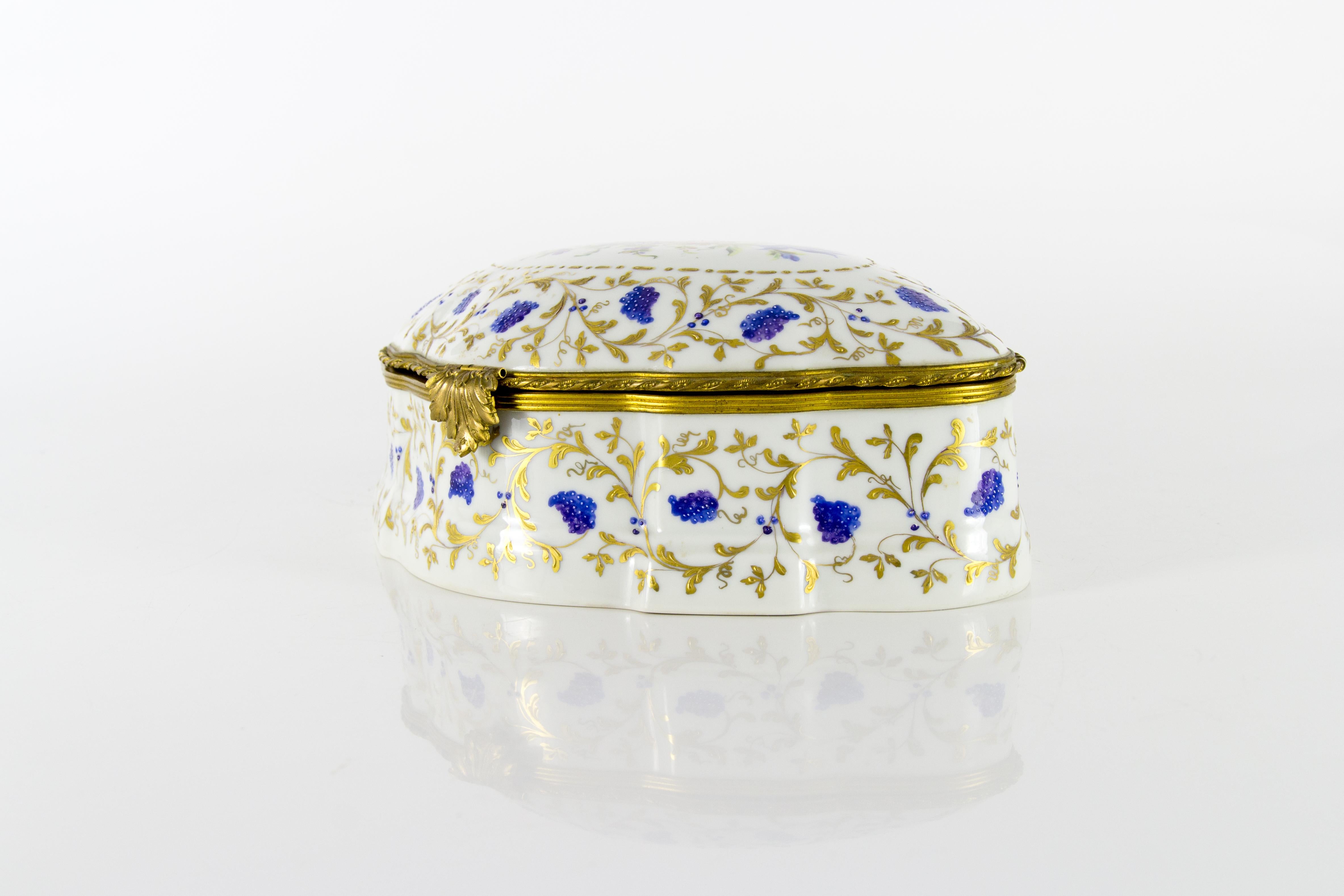 Late 20th Century Large Le Tallec Paris Porcelain Hand Painted Trinket or Jewelry Box, 1973