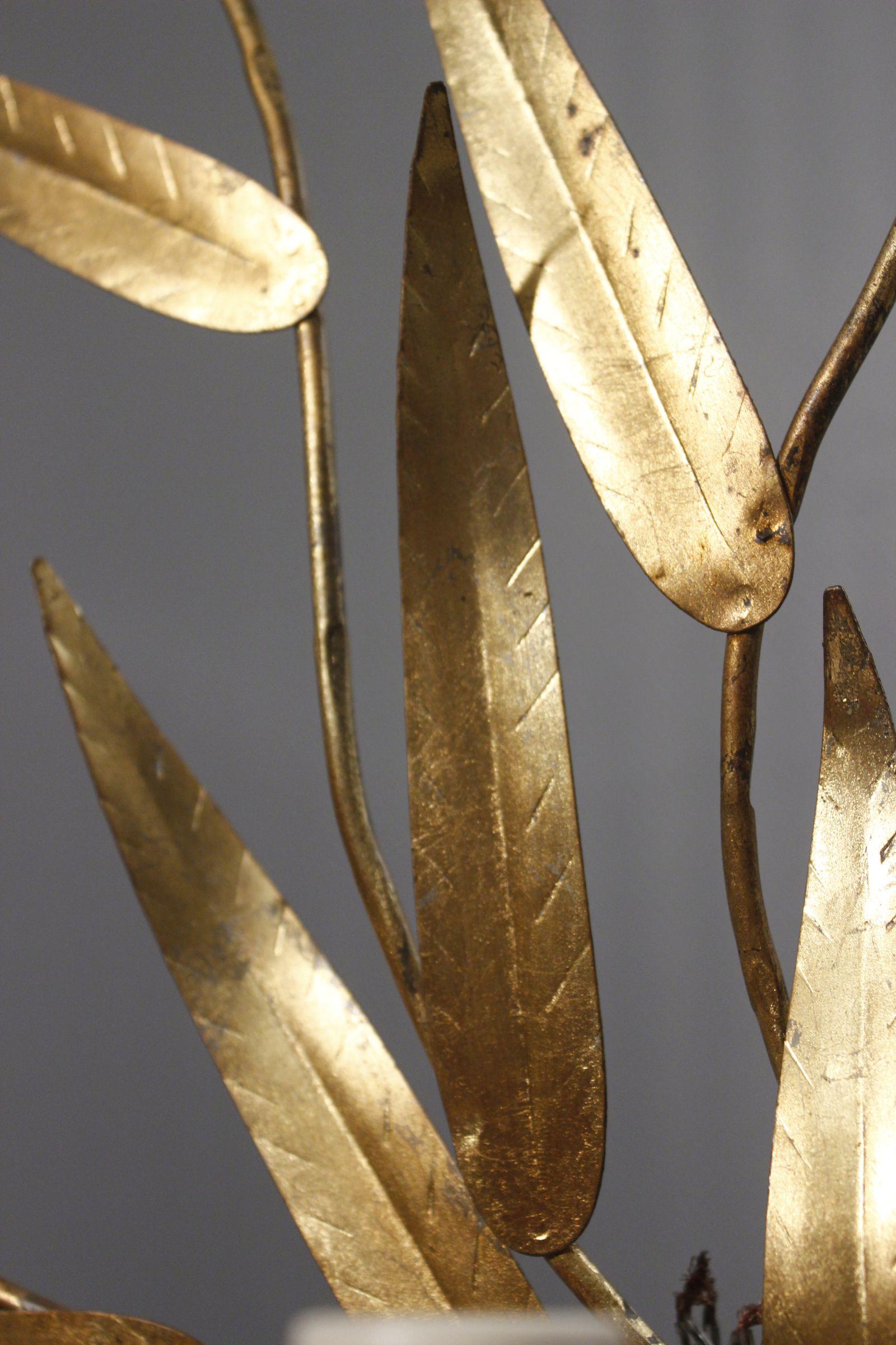 Großer Wandleuchter aus vergoldetem Metall, Ferro Art 1970er im Angebot 3