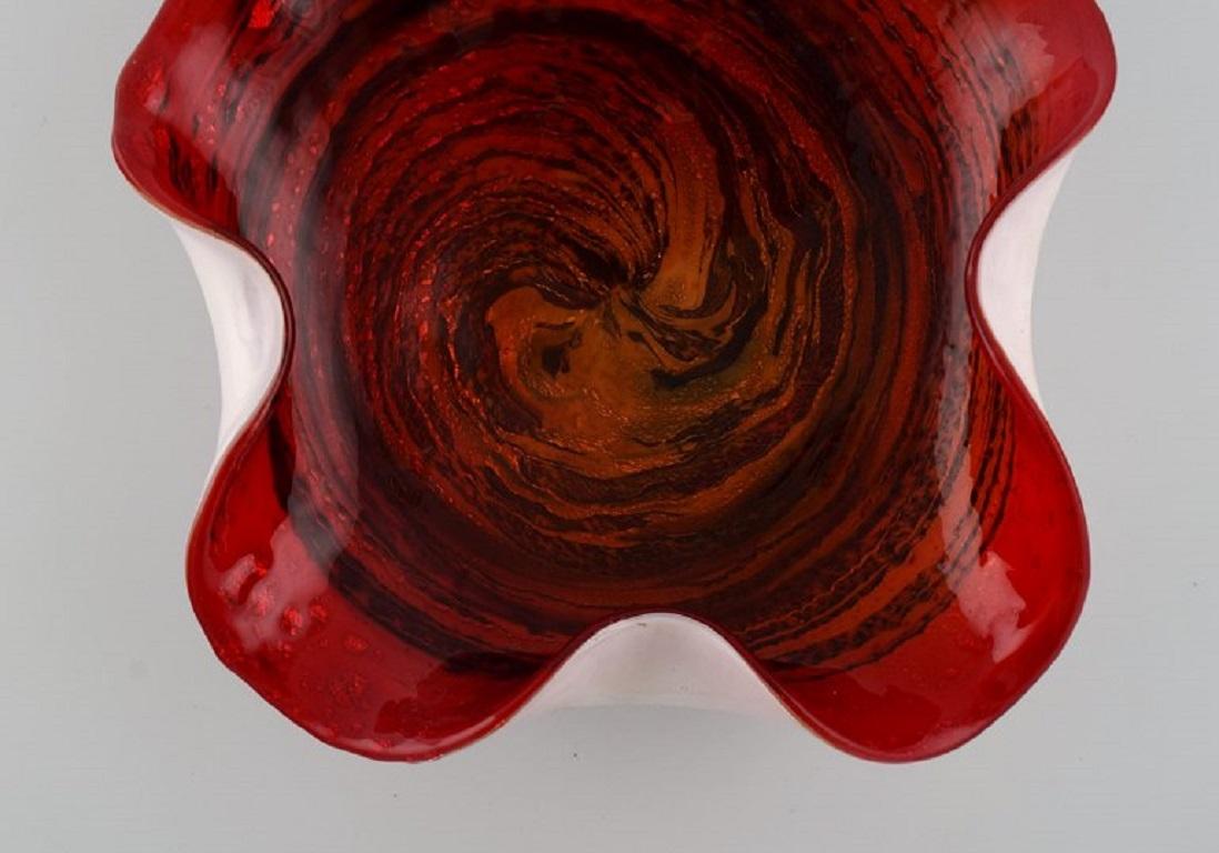 Mid-Century Modern Large Leaf-Shaped Murano Bowl in Mouth-Blown Art Glass with Wavy Edges For Sale