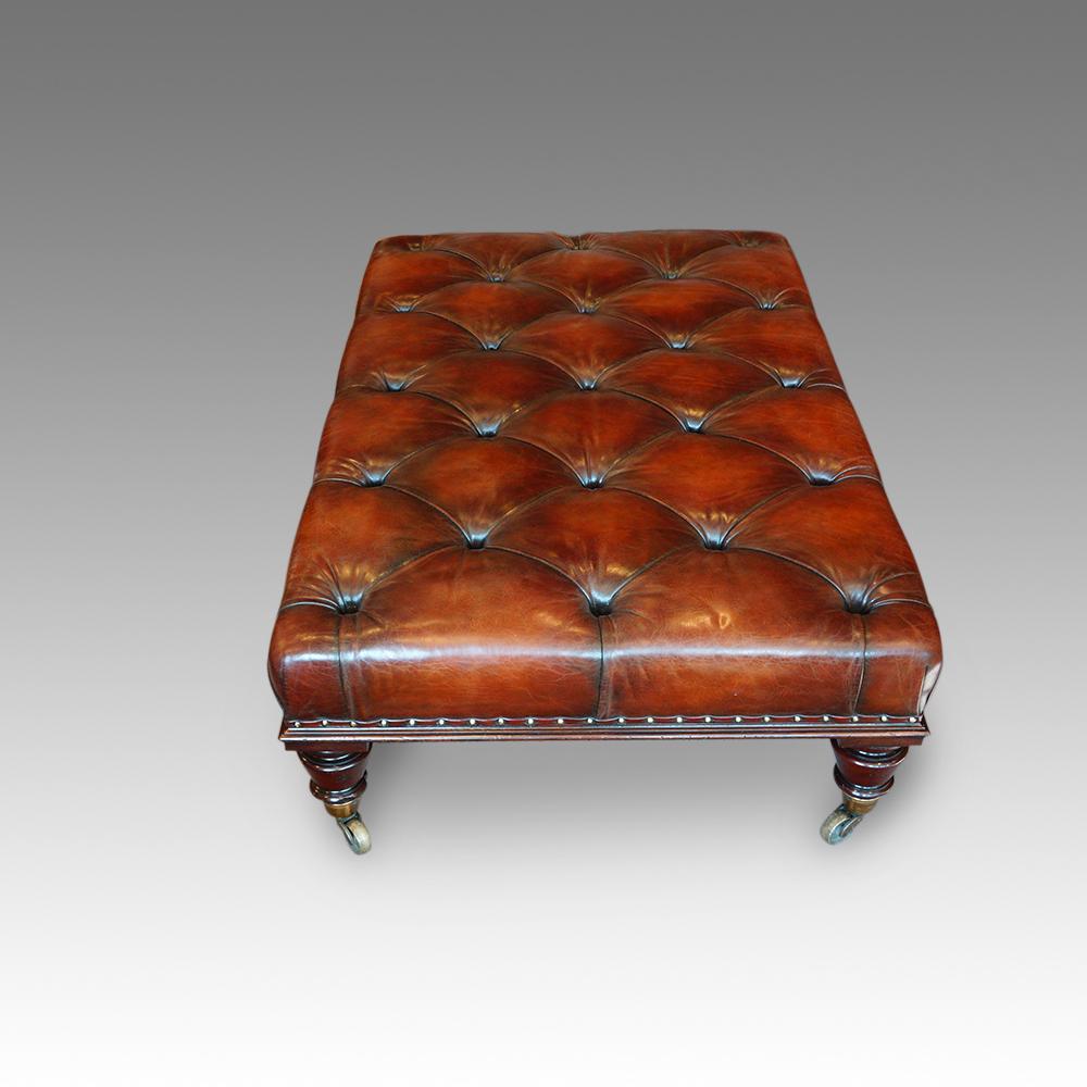 Large Leather Banquet Stool In New Condition In Salisbury, Wiltshire