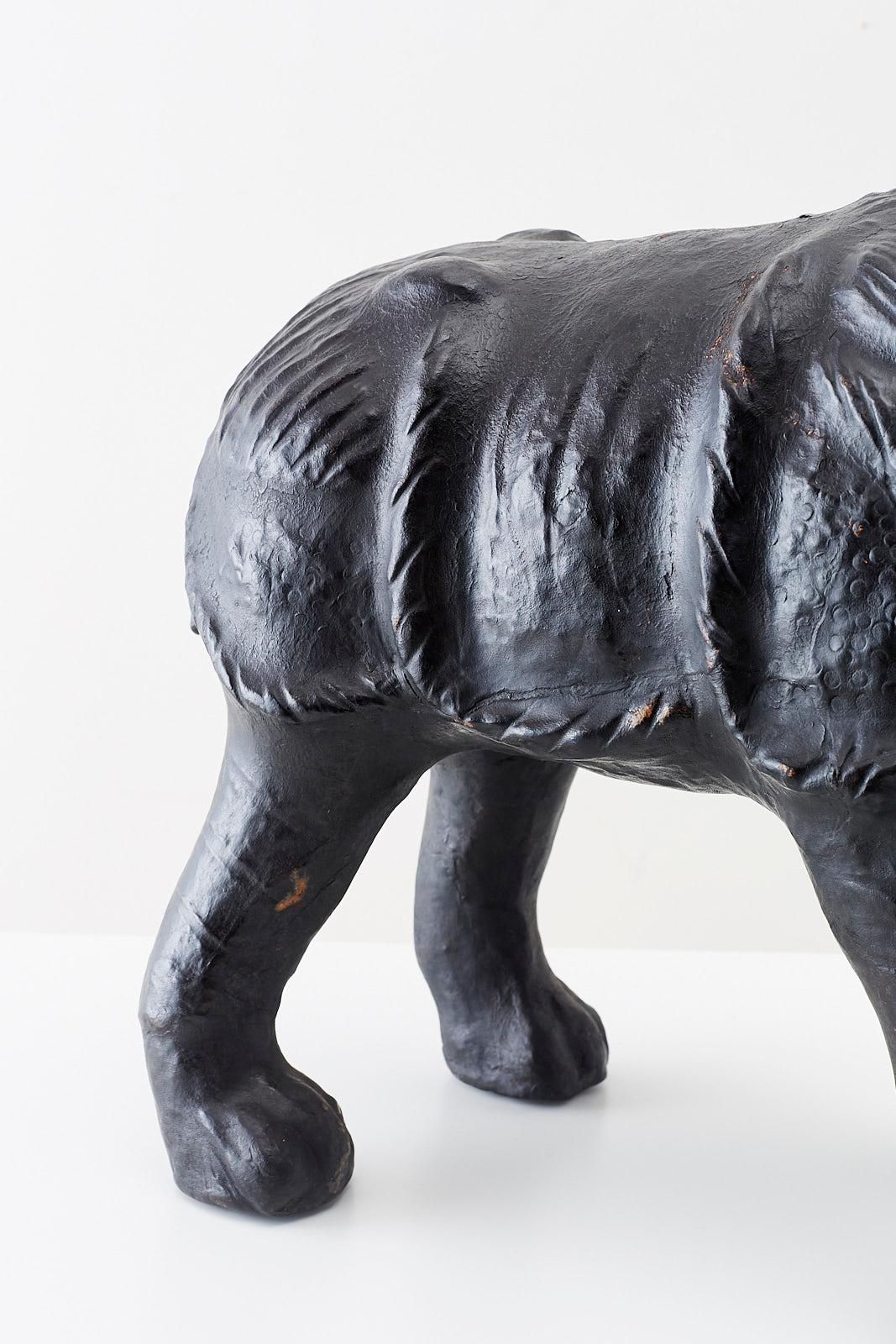 Große, mit Leder beschlagene Rhino-Skulptur oder Fußhocker im Angebot 3
