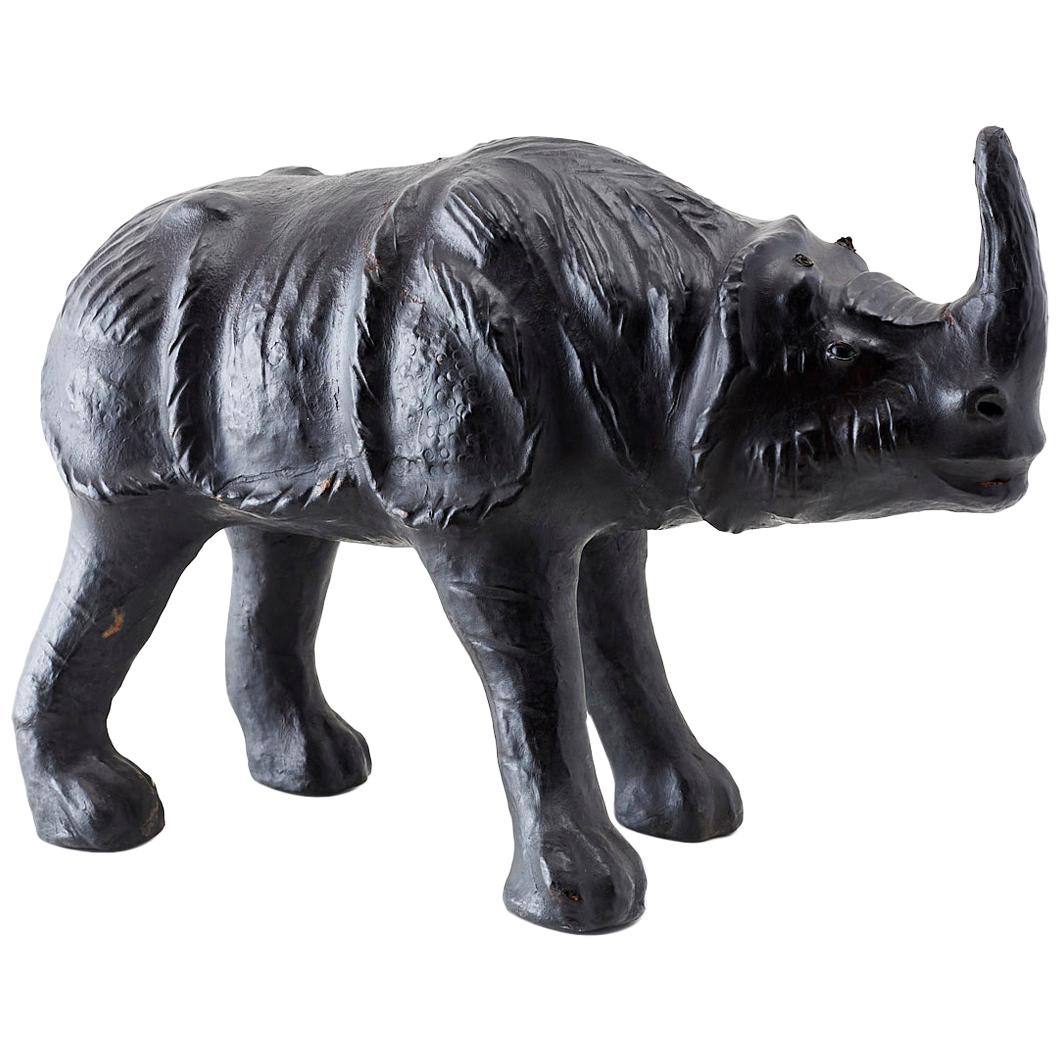 Große, mit Leder beschlagene Rhino-Skulptur oder Fußhocker