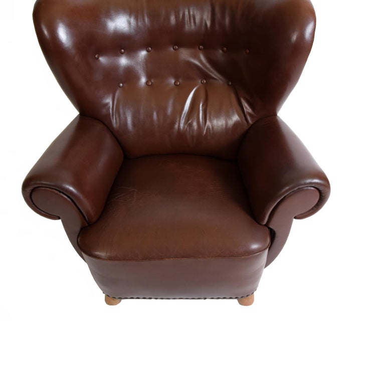Large Leather Club Chair  For Sale 1