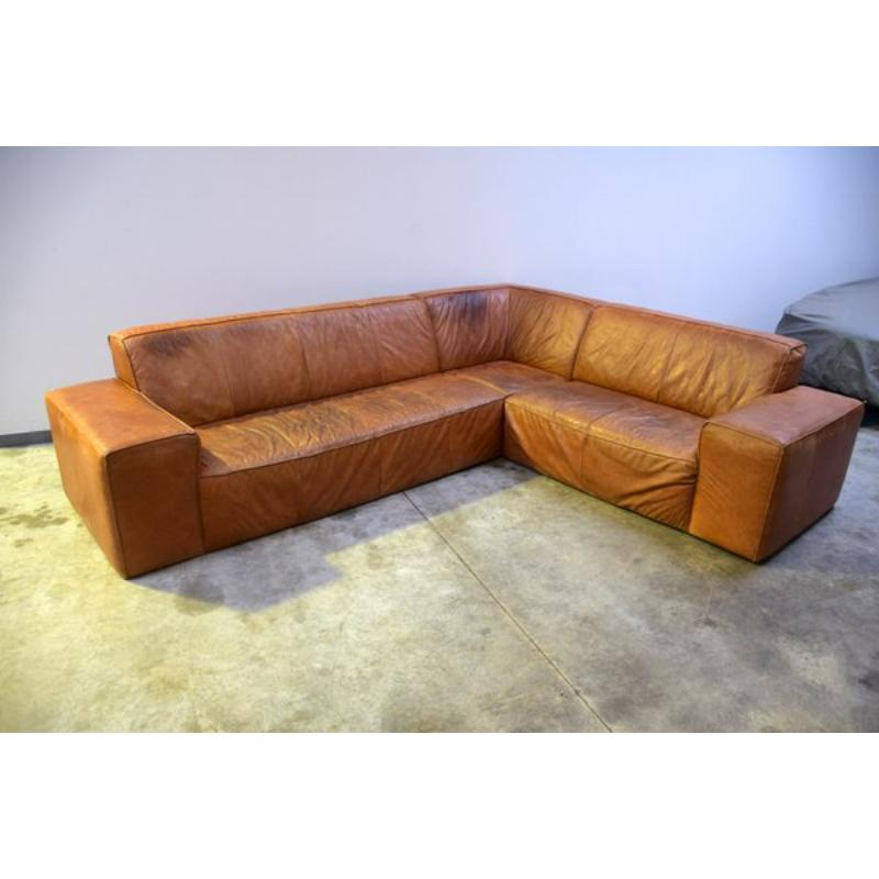 Large Leather Corner Sofa, 1980s

Vintage Design
XXL vintage leather sofa 1970´
310/250 h65cm
Seat width 60 height 40cm
Armrest height 60cm
The comfort of the sofa is exceptional, and we must point out a very interesting manufacturing quality with