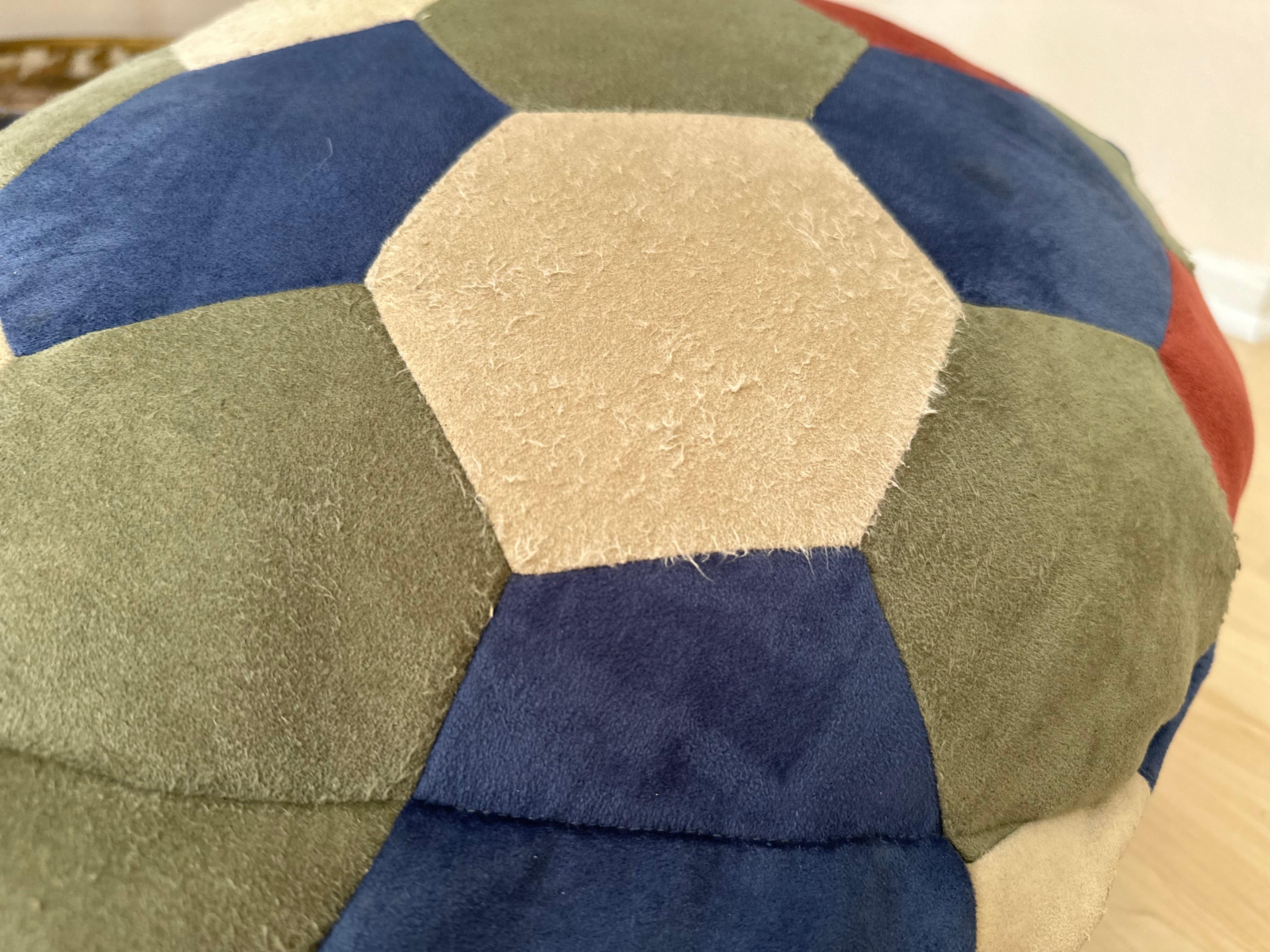 large leather pouf in shape of a turtle, 1970 For Sale 3