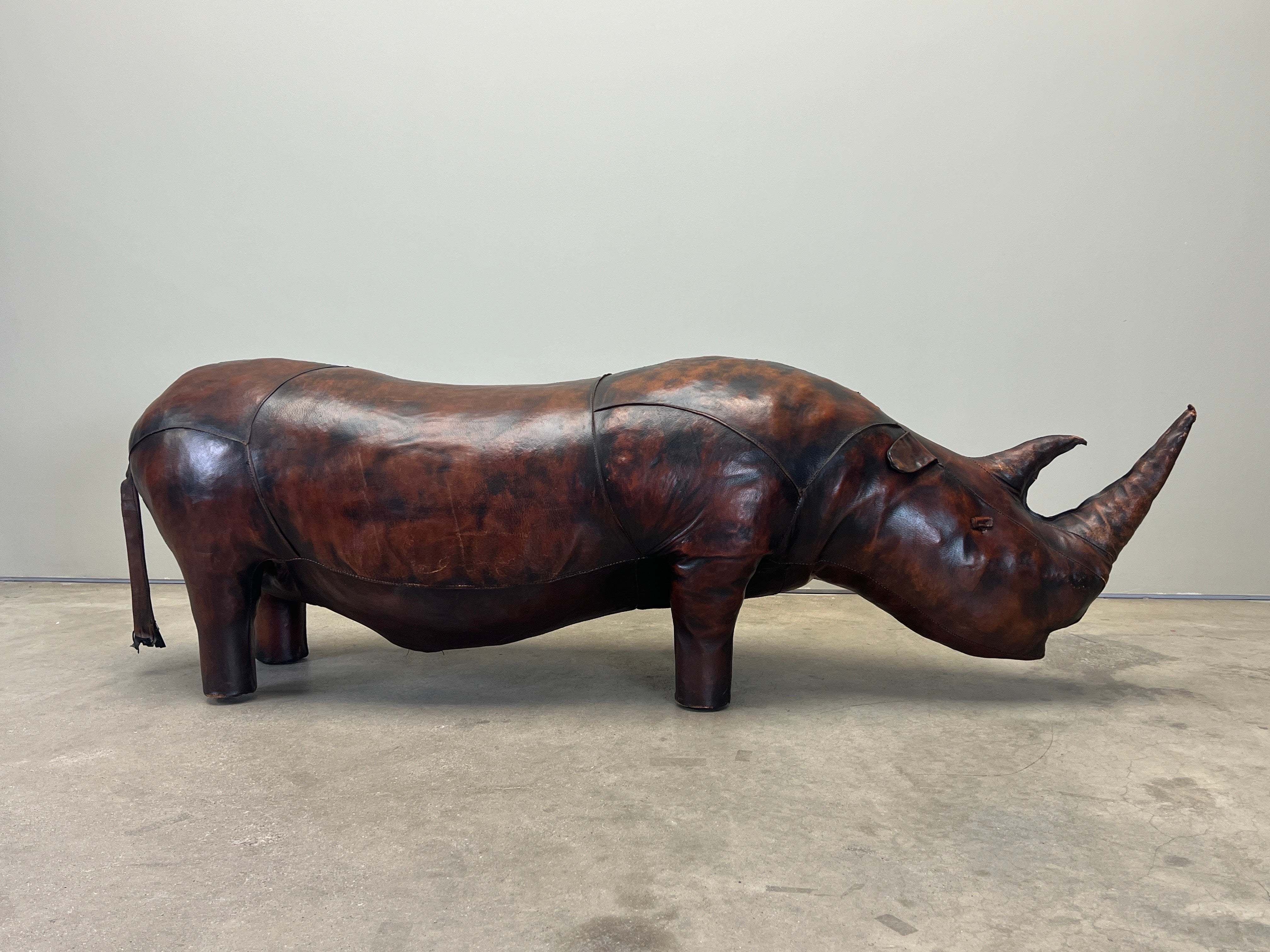 Banco grande de piel de rinoceronte by Valenti en Bueno estado para la venta en Dallas, TX