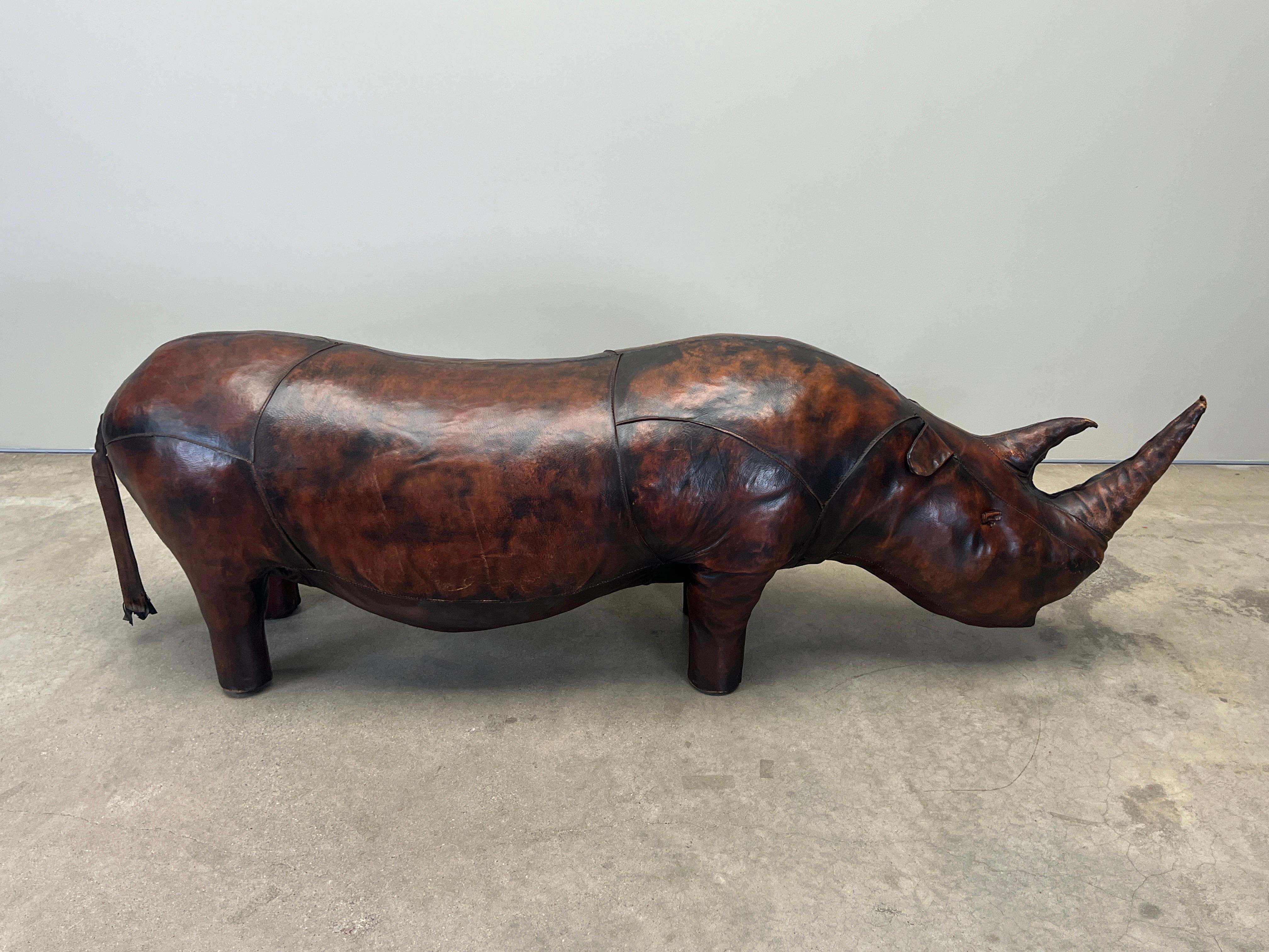 Banco grande de piel de rinoceronte by Valenti Cuero en venta
