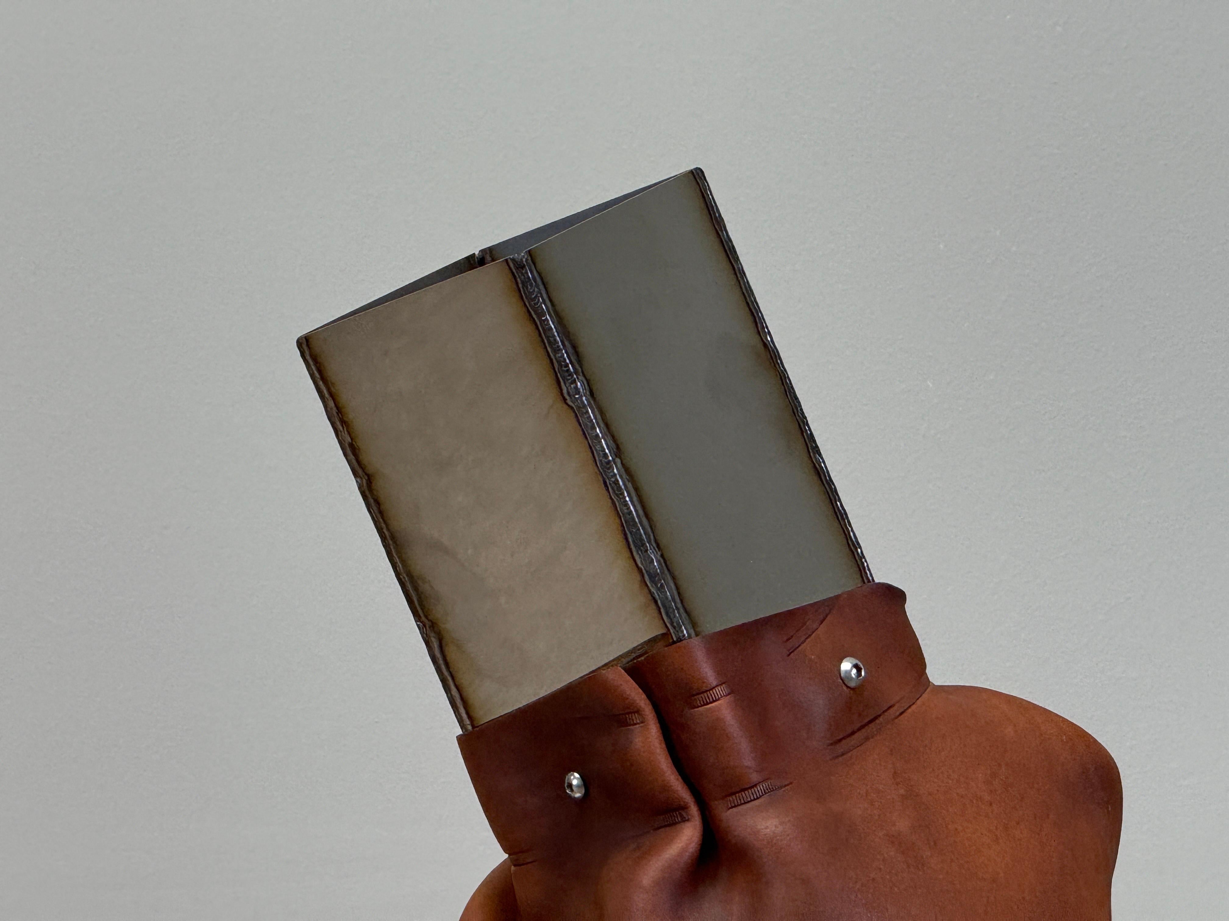 Large Leather Vase by Simon Hasan In condizioni buone in vendita a Dallas, TX