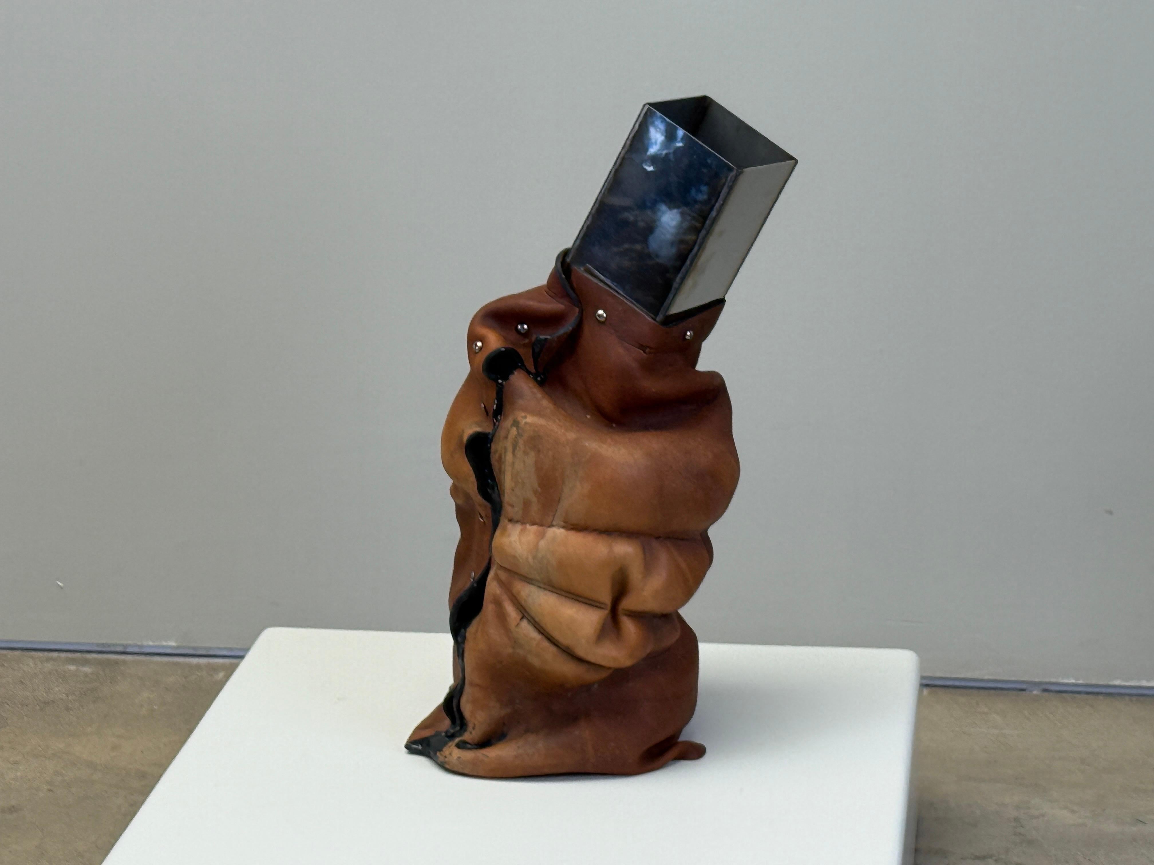 XXI secolo e contemporaneo Large Leather Vase by Simon Hasan in vendita