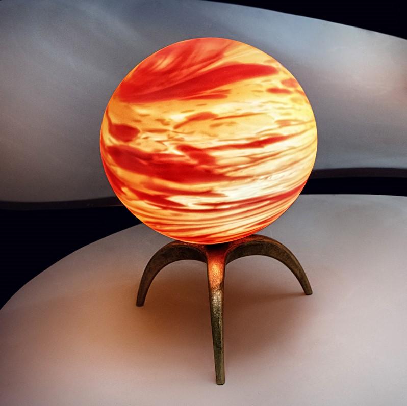 Large LEM table lamp, Ludovic Clément d’Armont
Dimensions: W 20 x D 20 x H 30 cm.
Materials: blown glass and brass.

Ludovic Clément d’Armont is in the continuation of a family tradition of centuries of gentle glassmakers, painters, carpenters