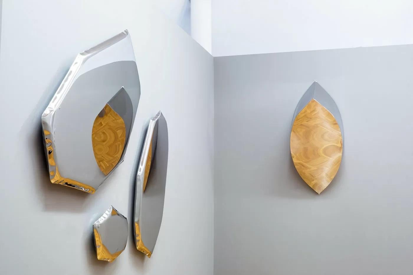 Large leska stainless steel wall mirror by Zieta
Dimensions: D 61 x W 58 x H 121 cm 
Material: Mirror, stainless steel.
Finish: Polished.
Also available in small size.

A minimalist and delicate object alluding to the shape known as vesica