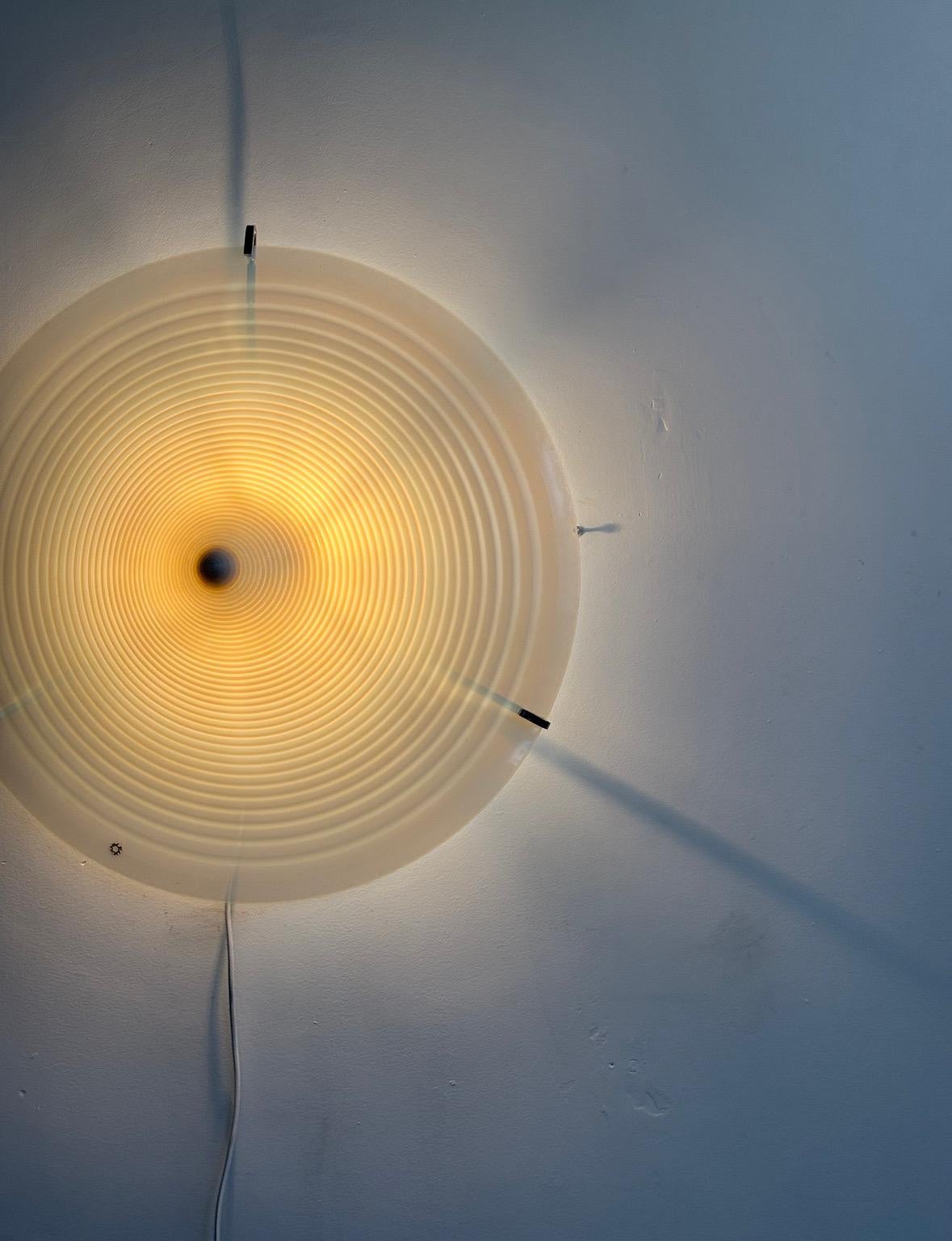 Gran aplique/plafón de cristal sombreado Leucos, años 60 Vidrio soplado en venta