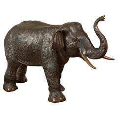 Bemerkenswerte Elefanten-Gartenbrunnenstatue aus Bronze mit dunkler Patina