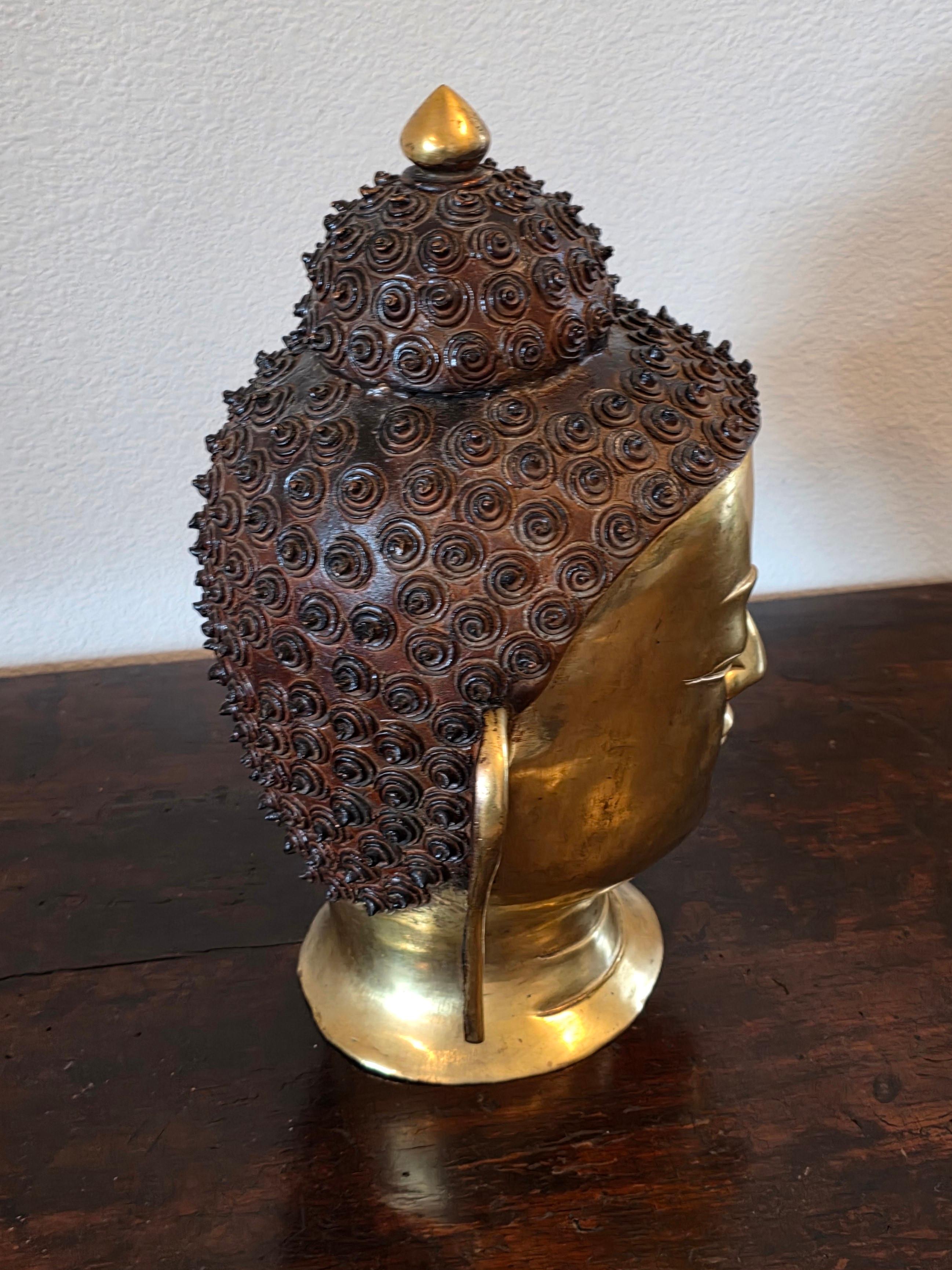 Grande statua a grandezza naturale della testa di Buddha in ottone patinato e dorato dell'Asia meridionale del Nepal in vendita 5