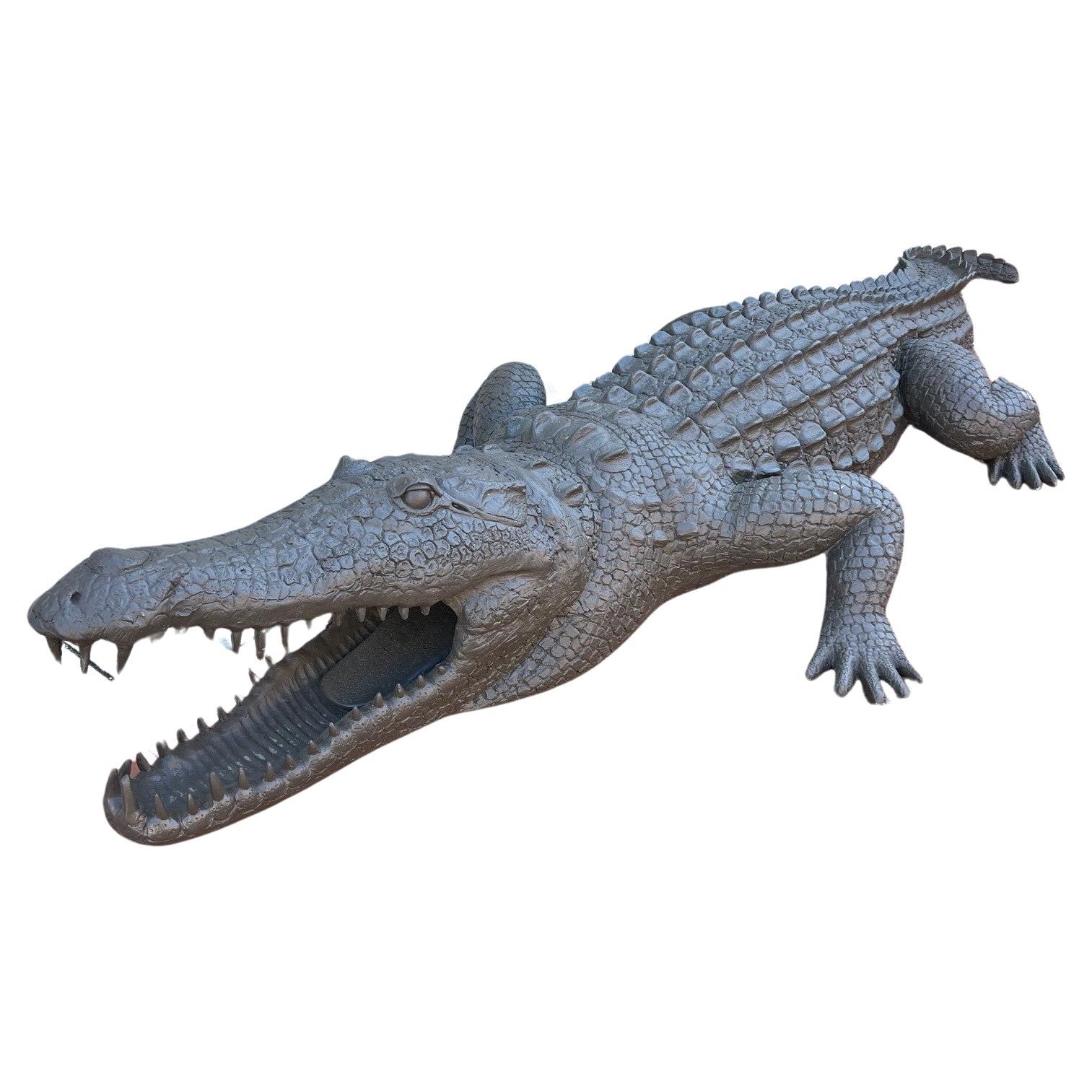 Großer lebensgroßer amerikanischer Alligator aus Glasfaser 