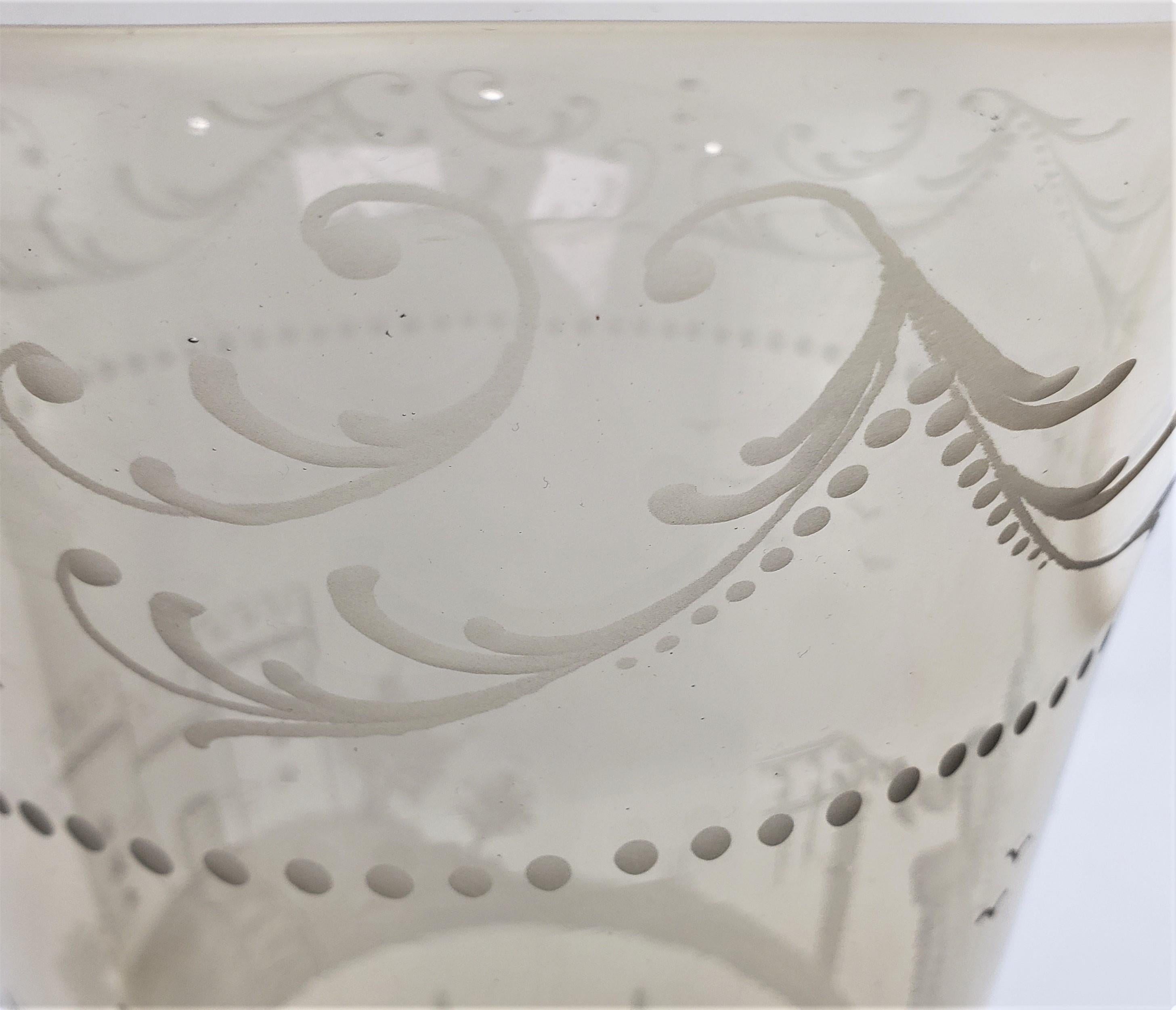 Große Vase oder Tafelaufsatz aus hellem Bernstein im italienischen Schliff und geätztem Glas in Form einer Kette im Angebot 2