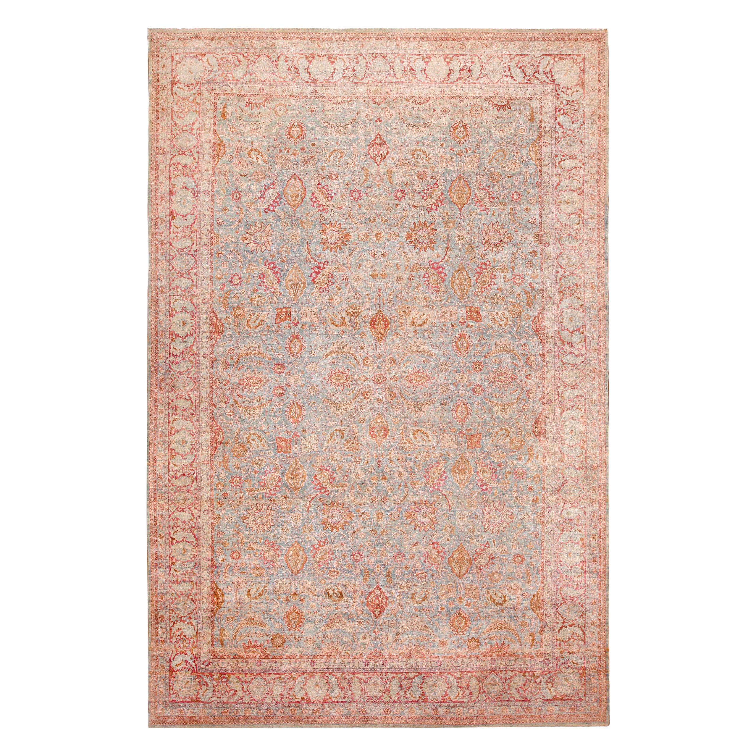 Grand tapis persan ancien bleu clair de Kerman. 12 pieds 10 pouces x 19 pieds 7 pouces