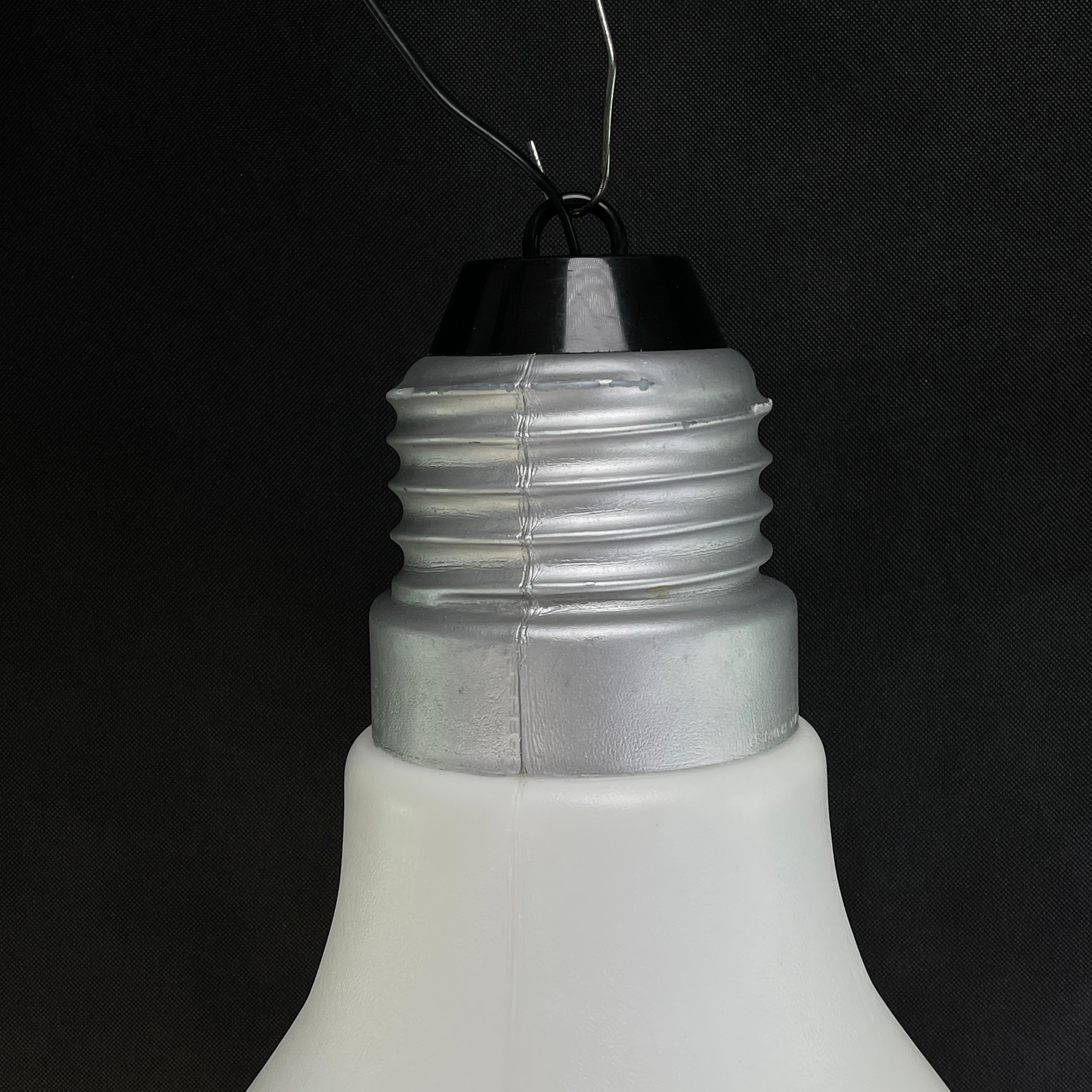 Plastique Grande ampoule suspendue Bulb d'Ingo Maurer pour M Design en vente