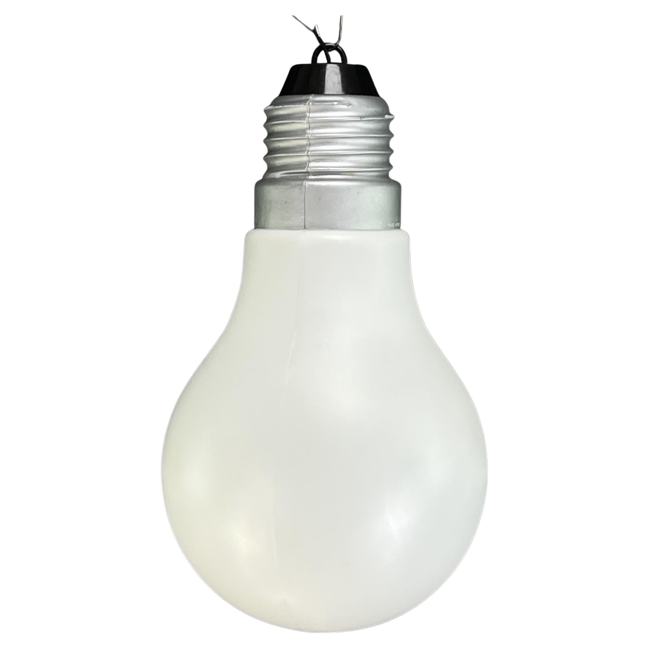 Grande ampoule suspendue Bulb d'Ingo Maurer pour M Design en vente