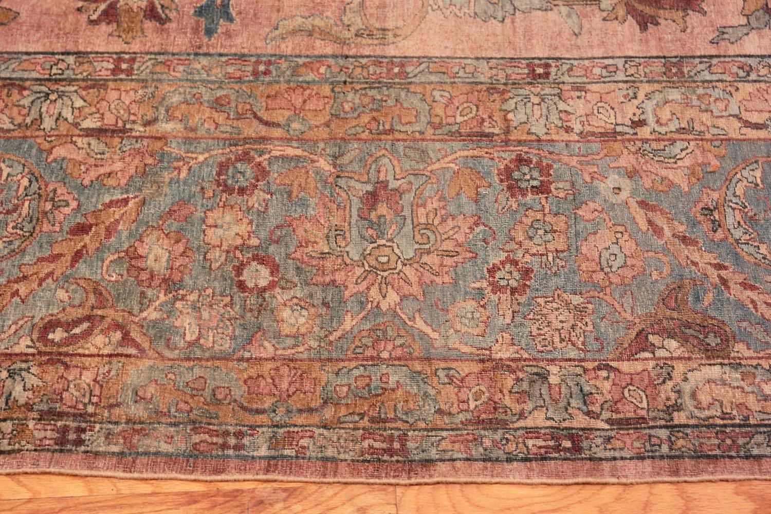 Grand tapis persan ancien rose clair de Kerman, Pays d'origine : Perse, Circa Date : 1920's 