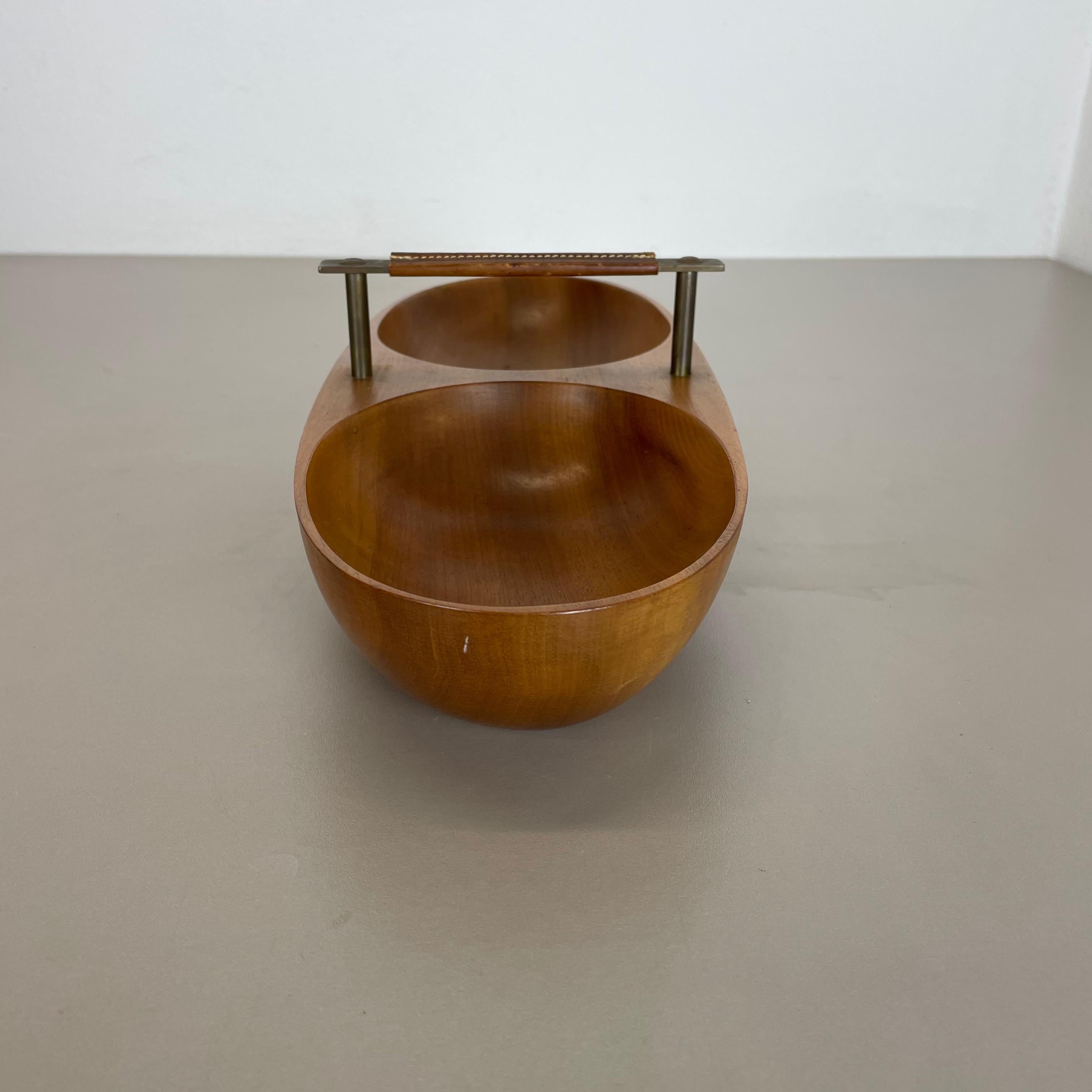 20th Century Large Light Teak Bowl with Brass and Leather Handle by Carl Auböck Austria, 1950 For Sale