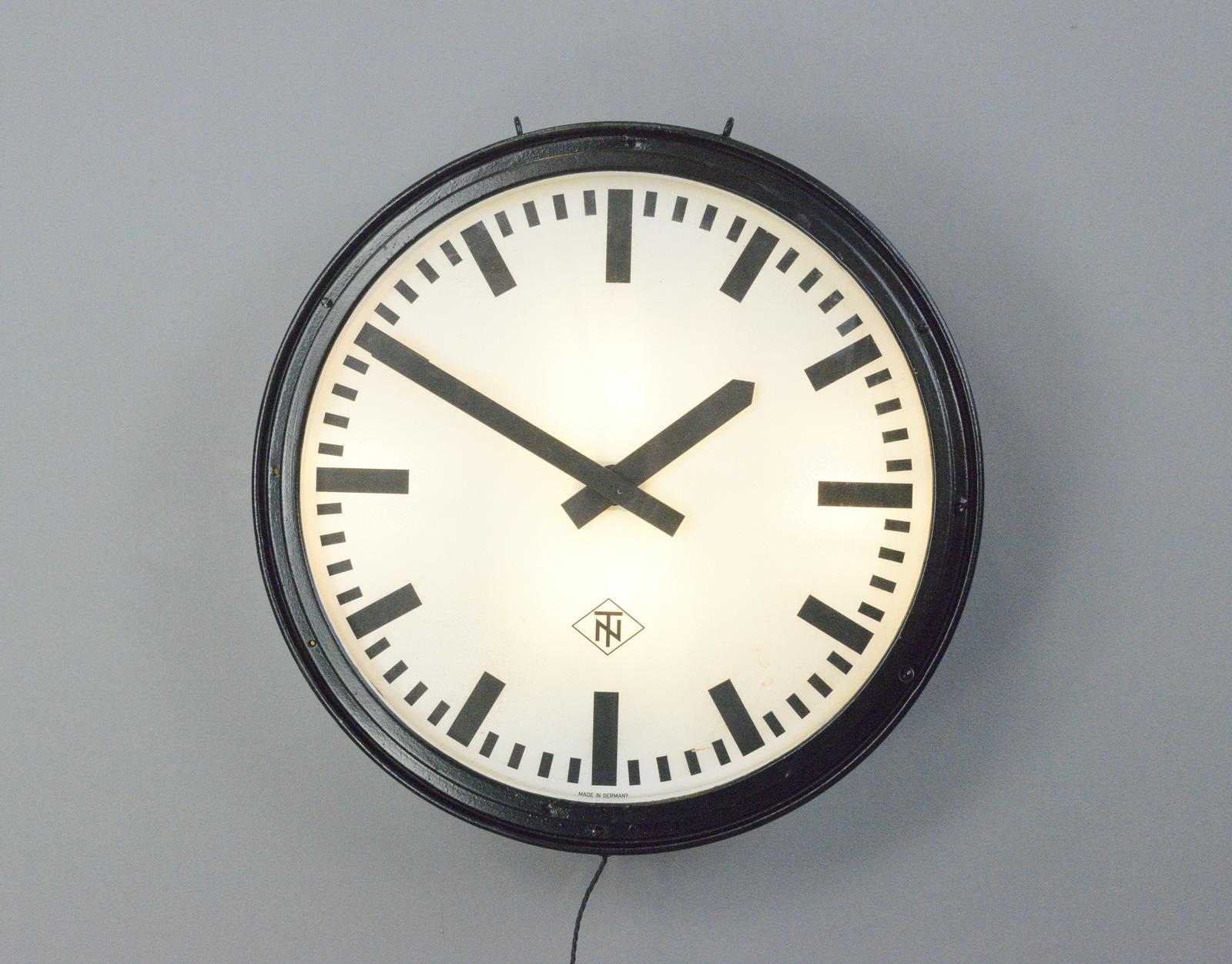 electric wall clock with light