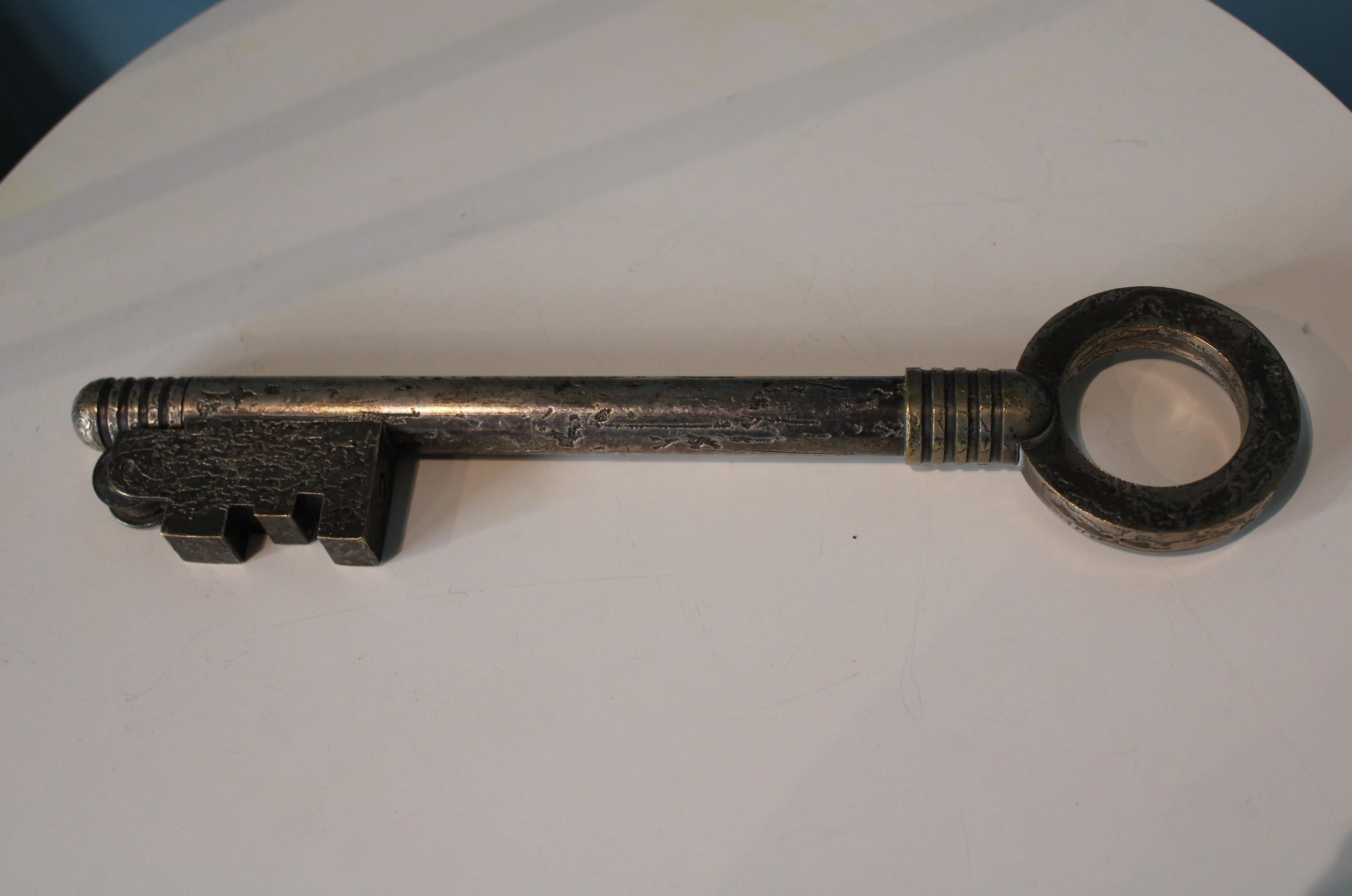Large lighter key
Circa 1970
Nonfunctional.